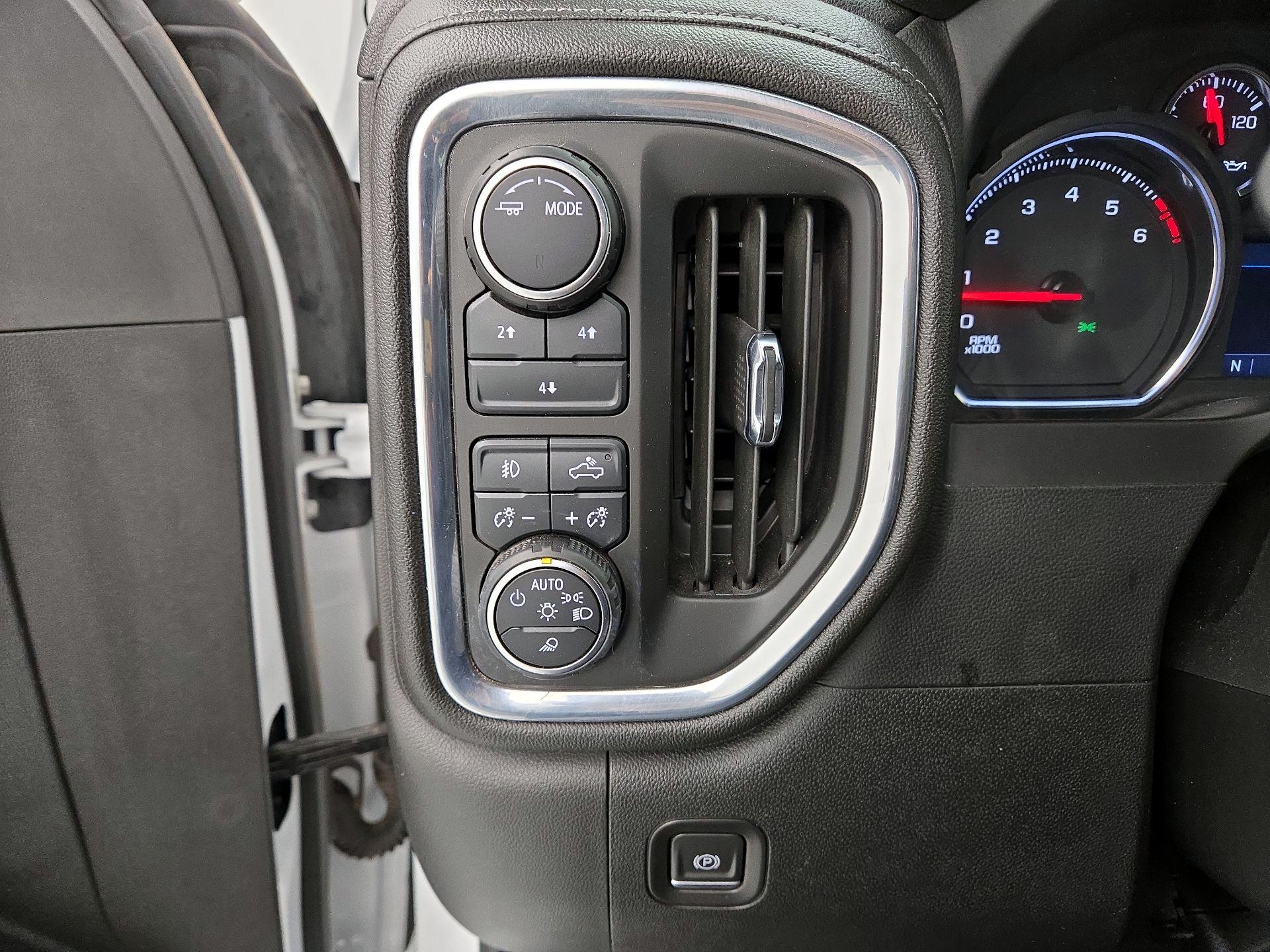 Thumbnail: 2023 Chevrolet Silverado 2500 - 13