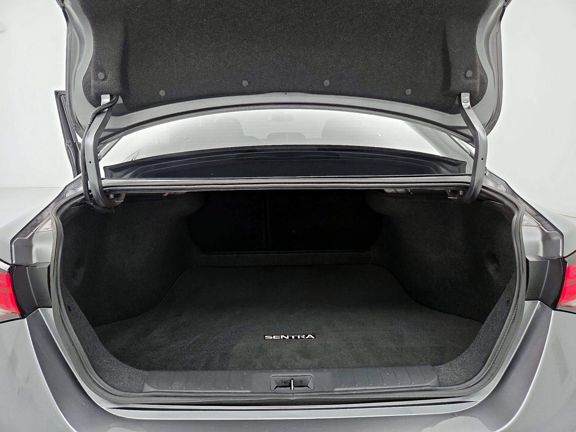 Thumbnail: 2023 Nissan Sentra - 20