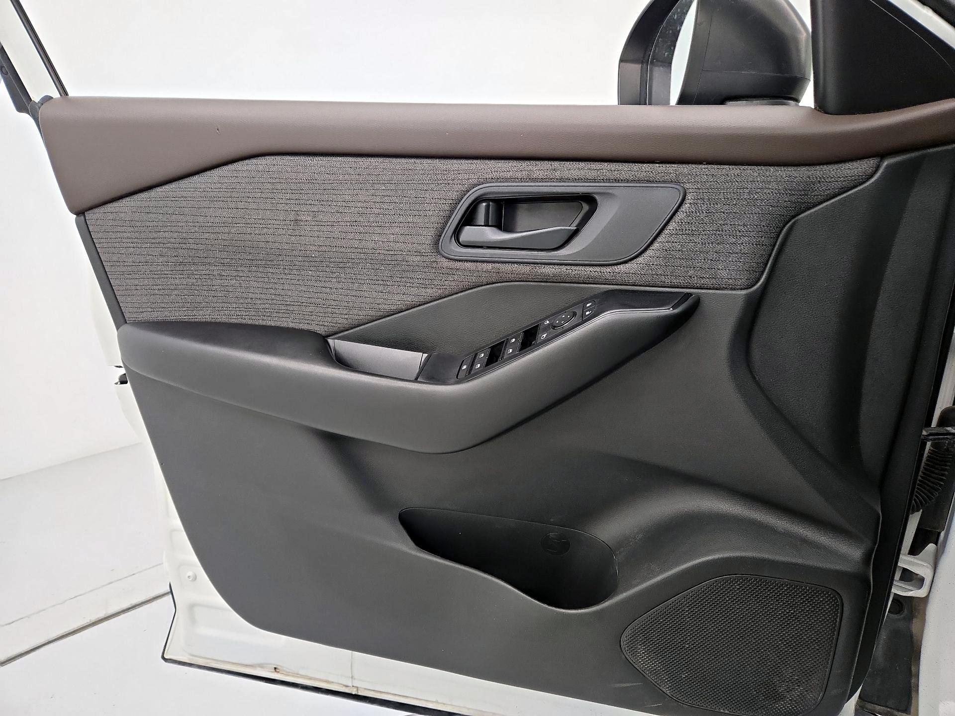 Thumbnail: 2023 Nissan Rogue - 12