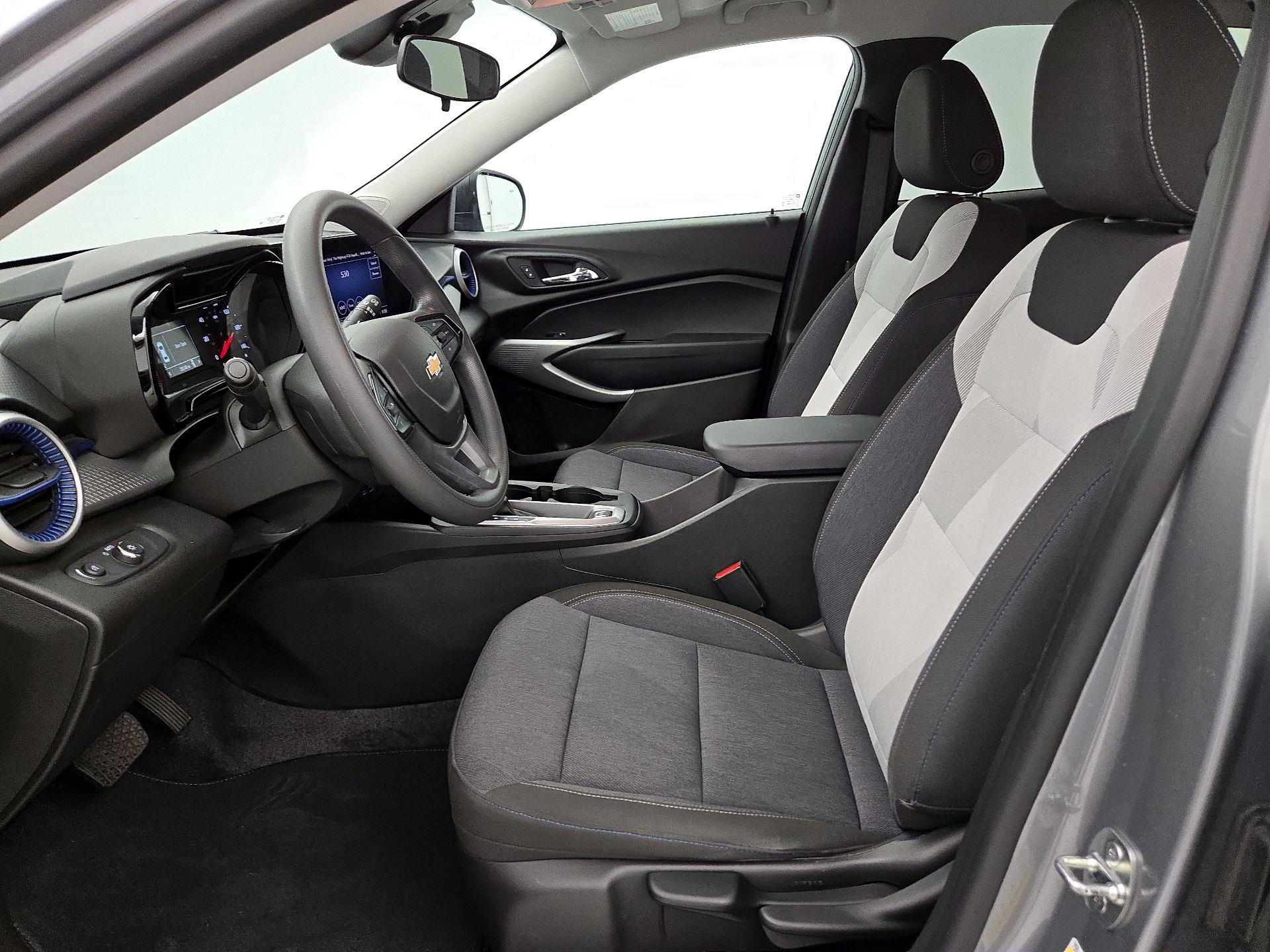 Thumbnail: 2024 Chevrolet Trax - 11