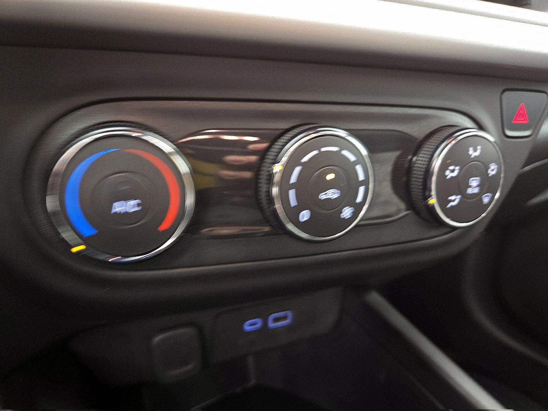 Thumbnail: 2024 Chevrolet Trax - 16