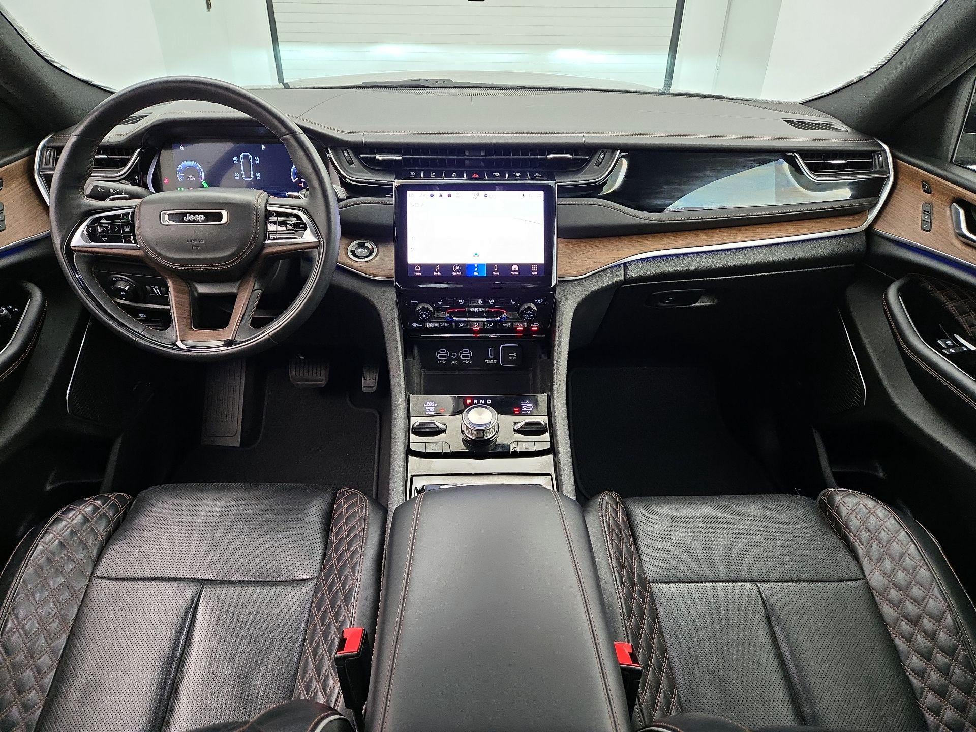 Thumbnail: 2022 Jeep Grand Cherokee - 9