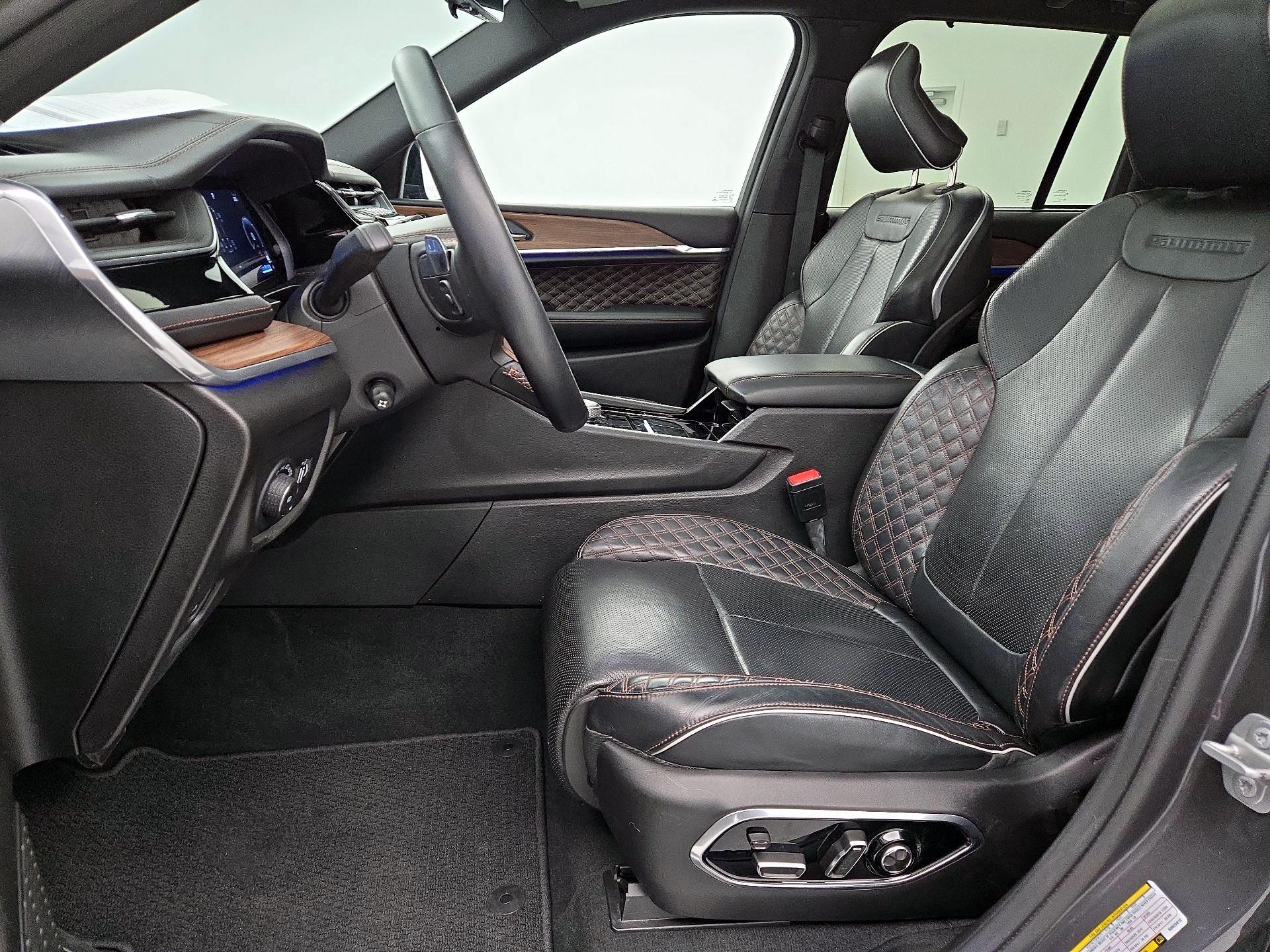 Thumbnail: 2022 Jeep Grand Cherokee - 11