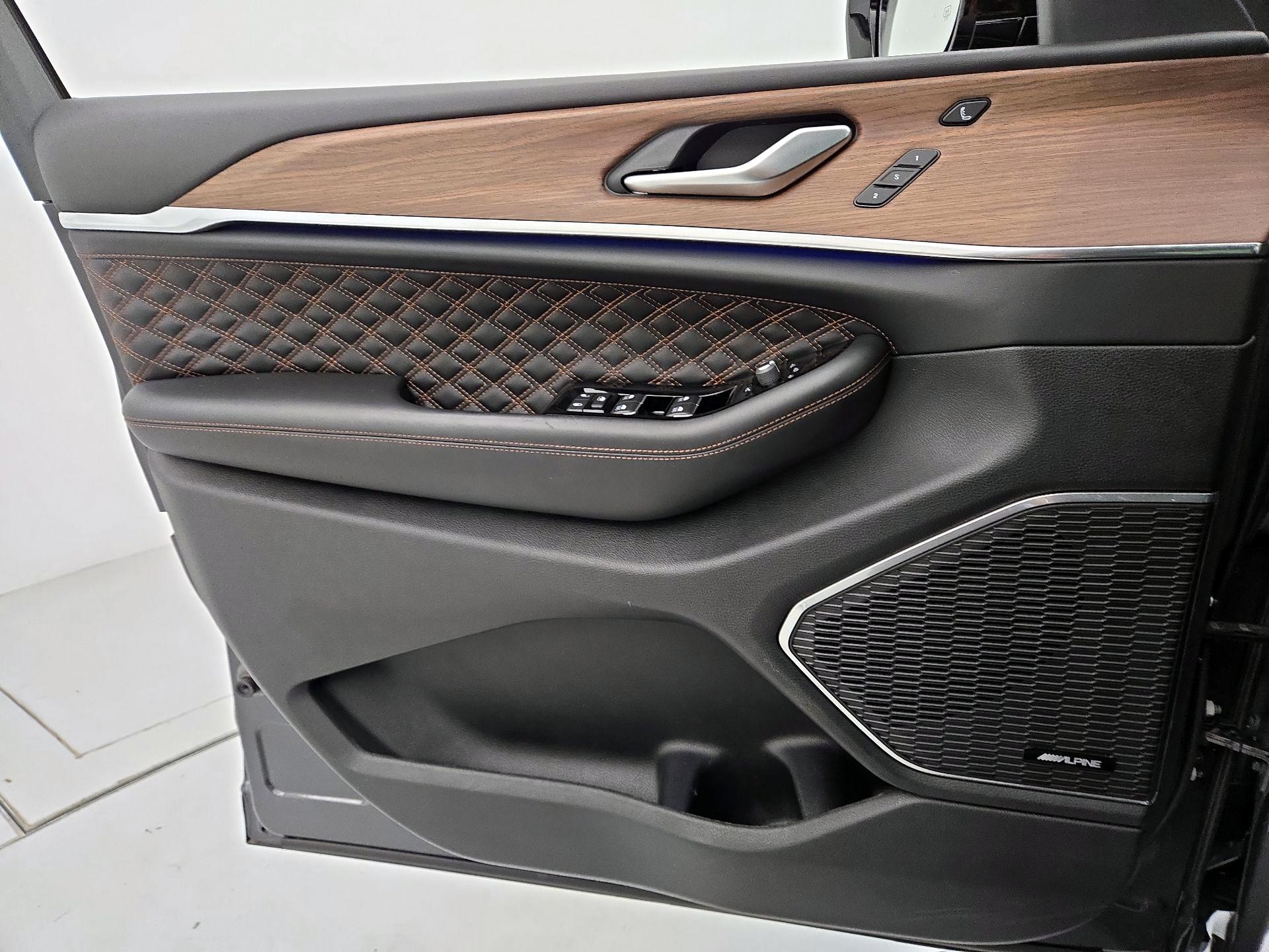 Thumbnail: 2022 Jeep Grand Cherokee - 12