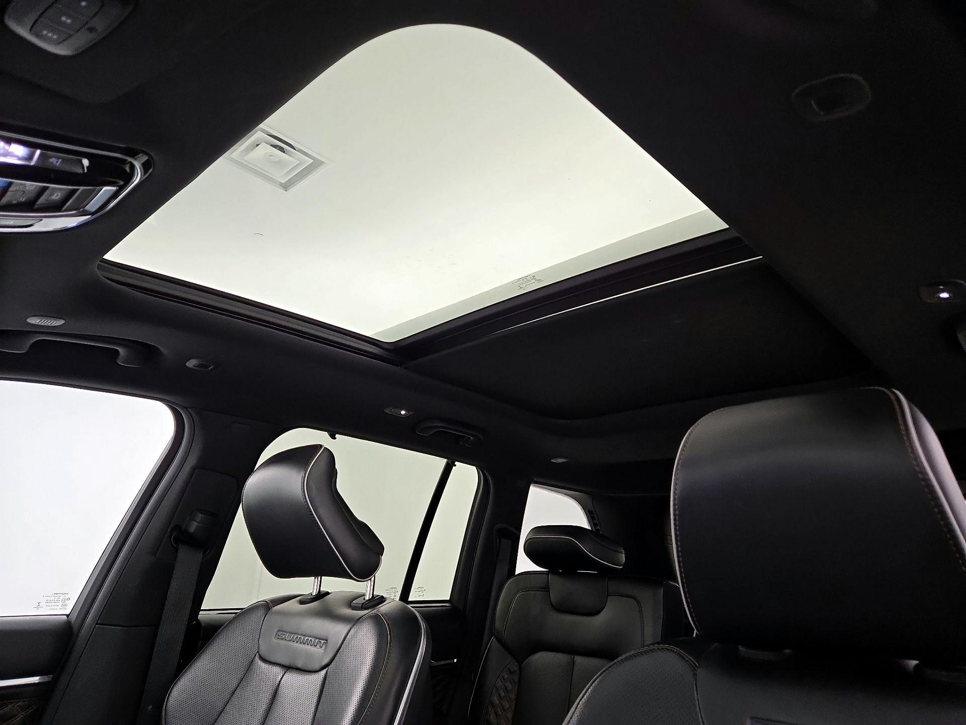 Thumbnail: 2022 Jeep Grand Cherokee - 20