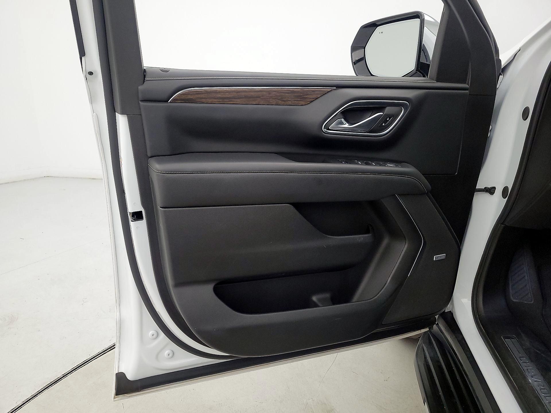 Thumbnail: 2023 Chevrolet Suburban - 12