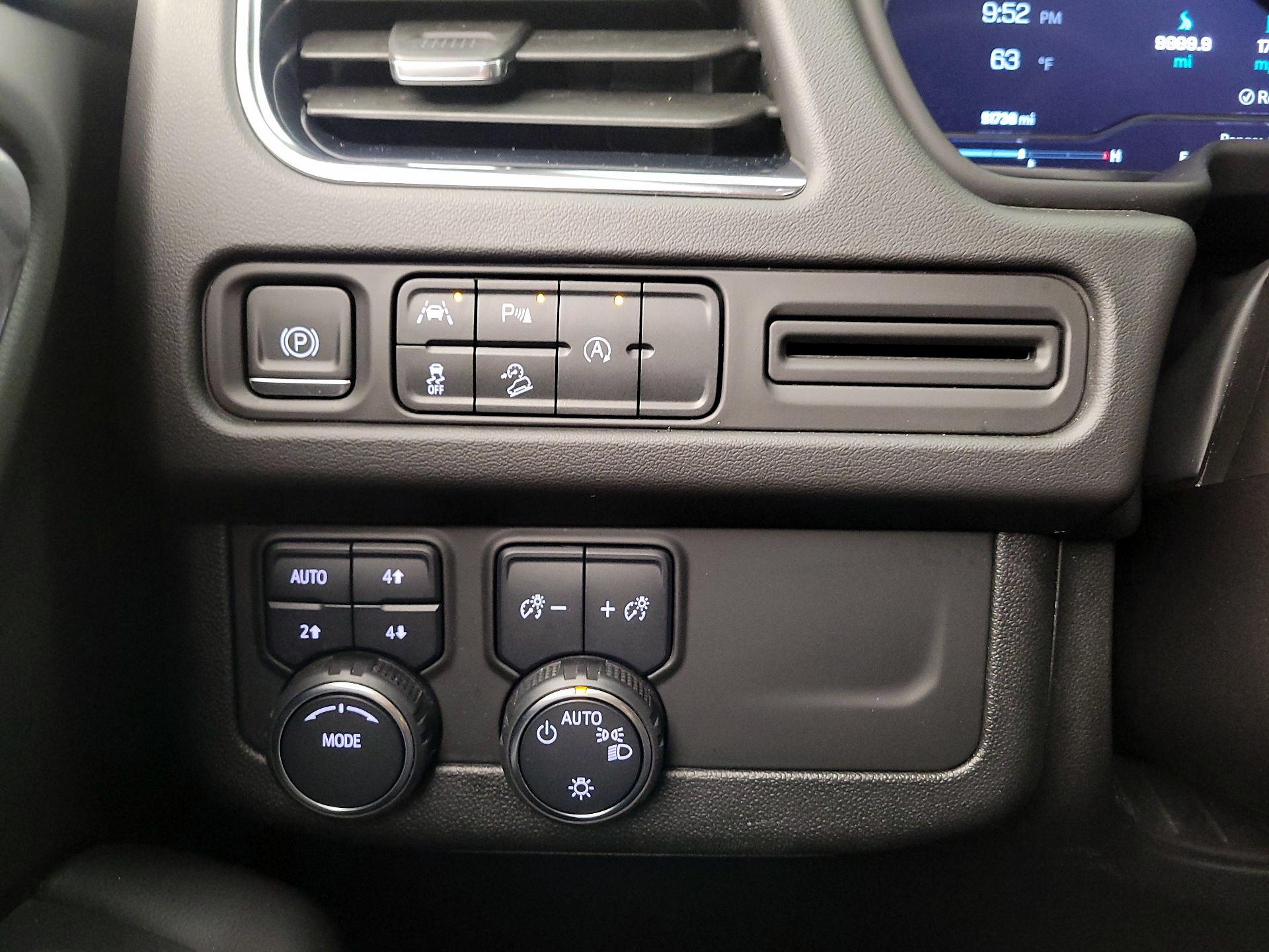 Thumbnail: 2023 Chevrolet Suburban - 13