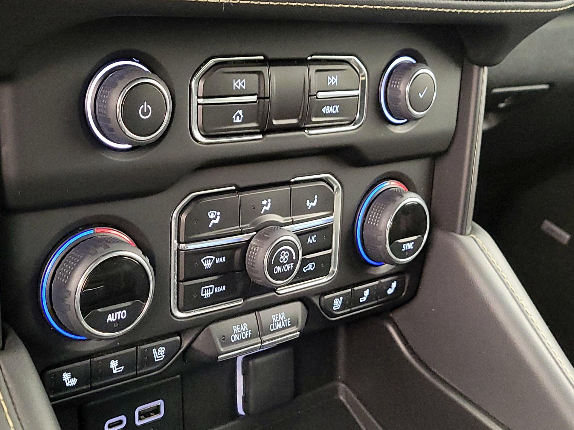 Thumbnail: 2023 Chevrolet Suburban - 16