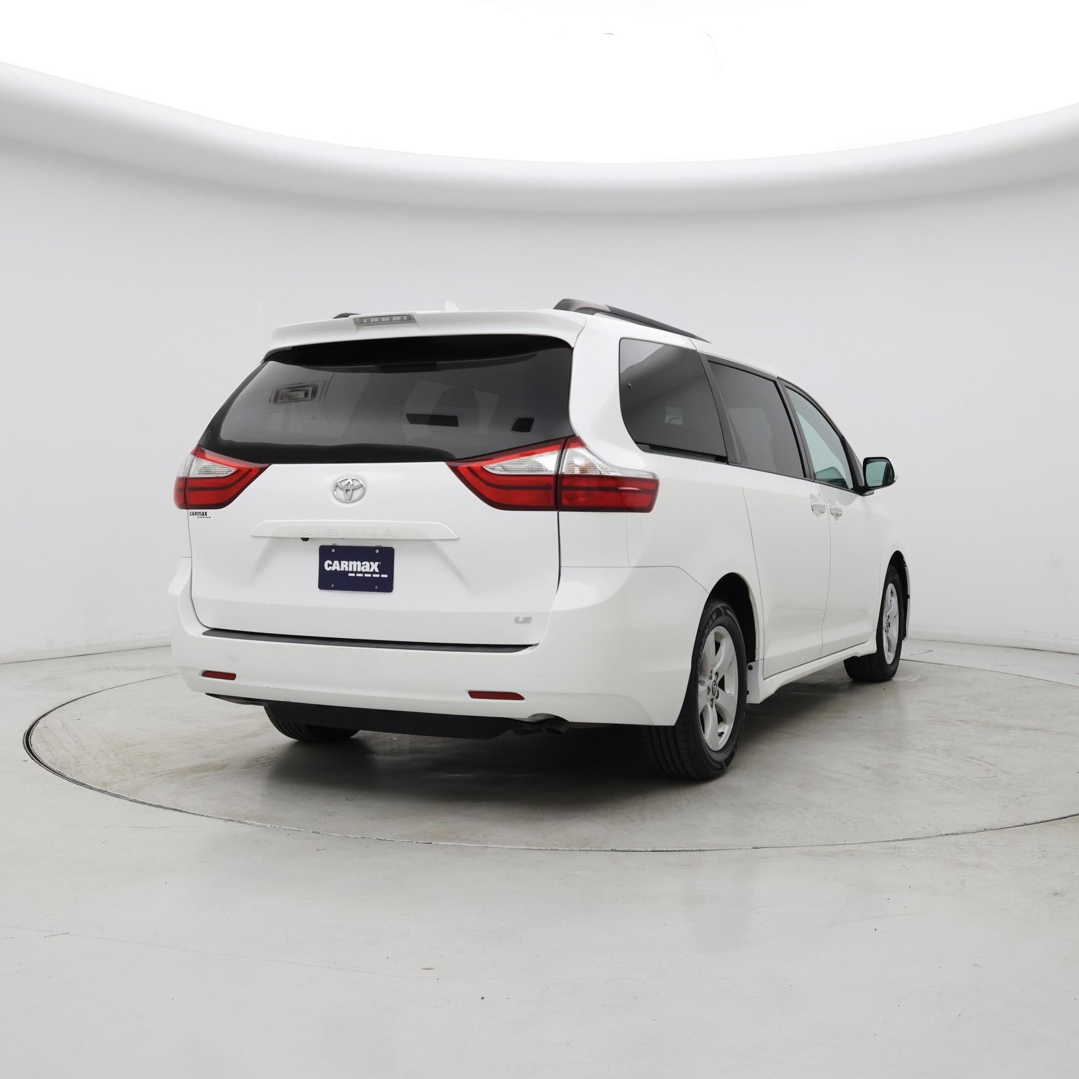 Thumbnail: 2019 Toyota Sienna - 8