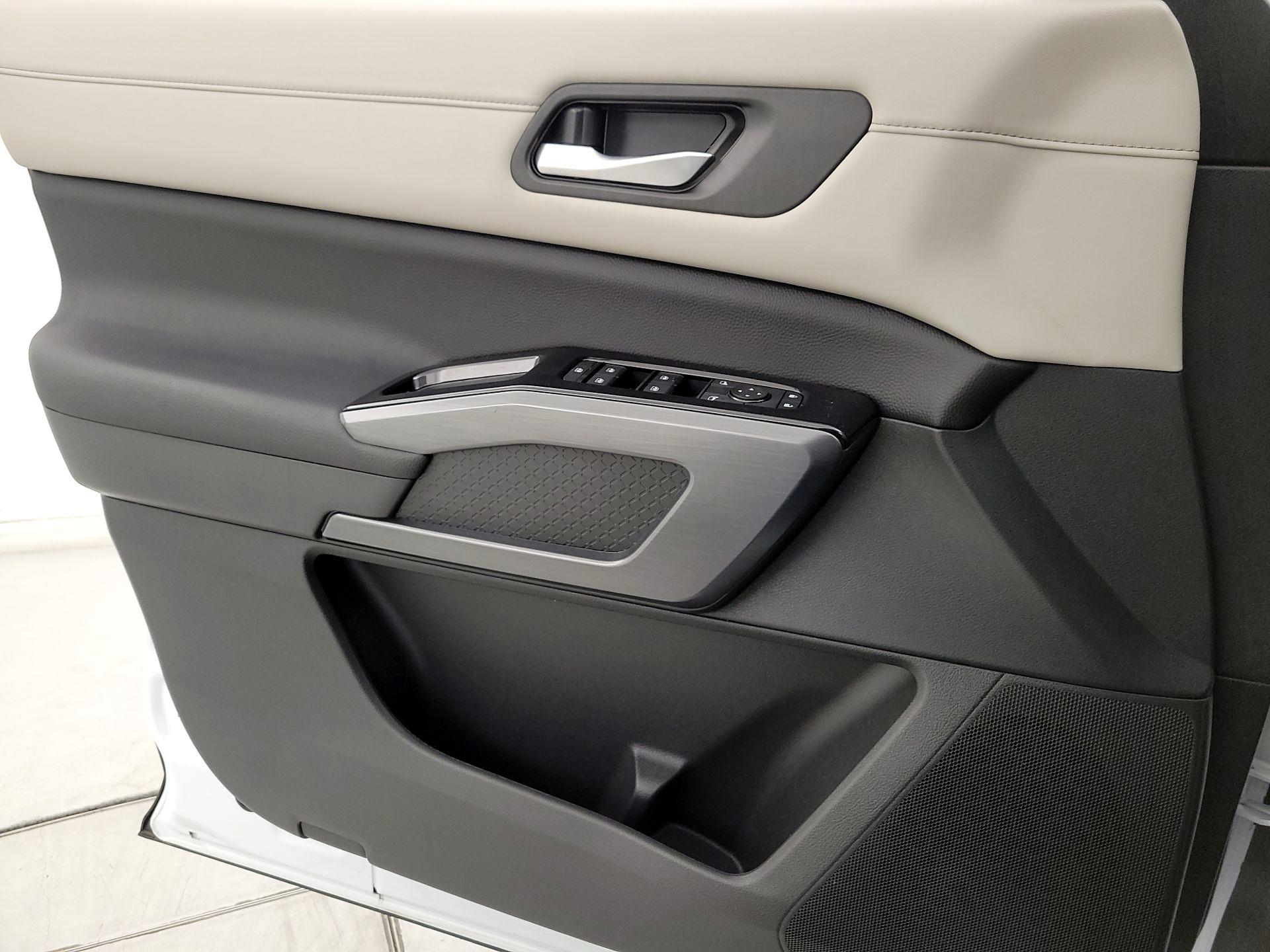 Thumbnail: 2025 Nissan Pathfinder - 12