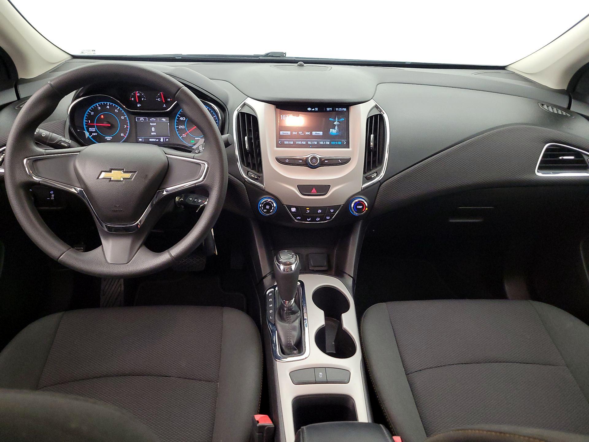 Thumbnail: 2017 Chevrolet Cruze - 9