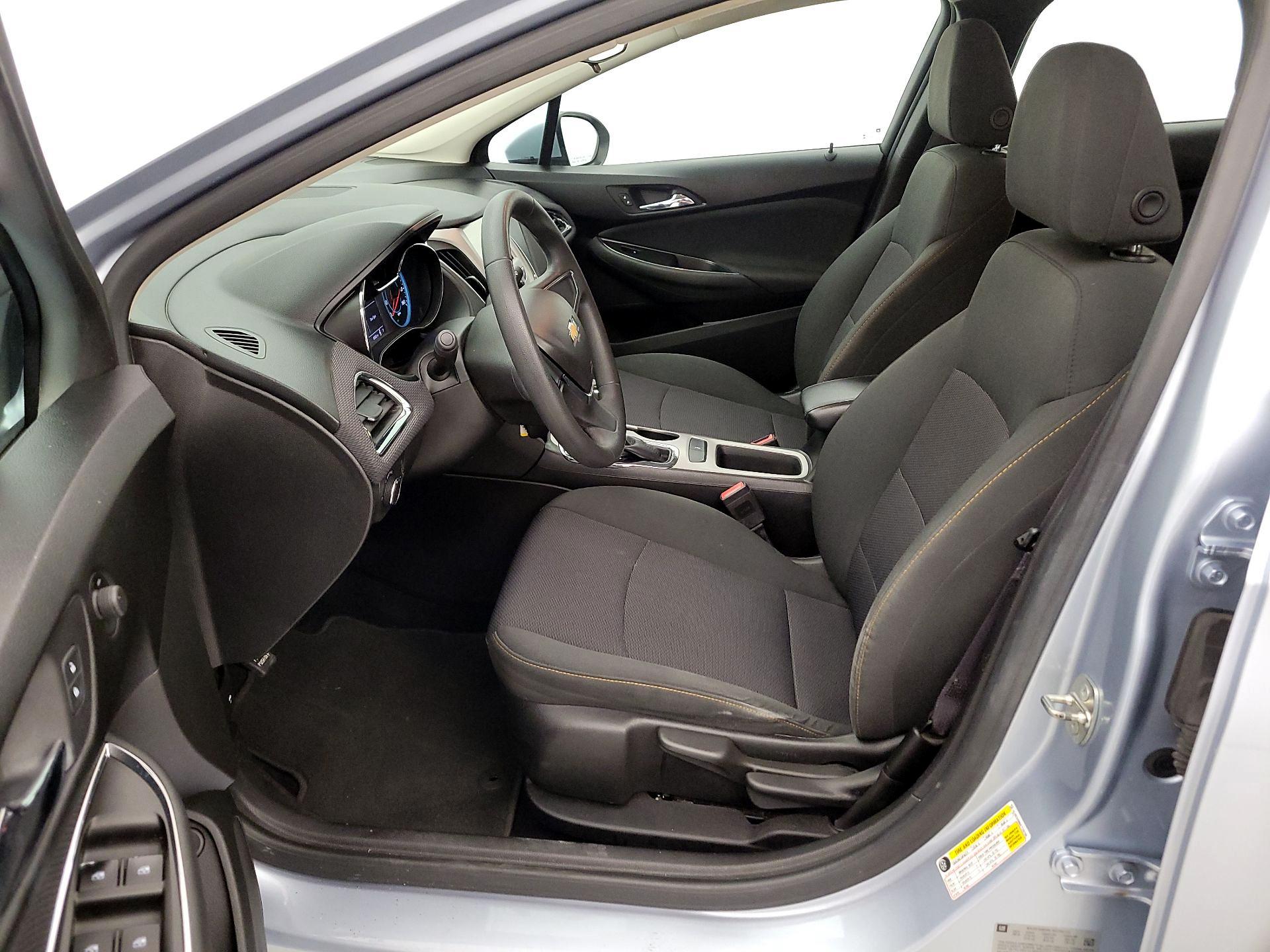 Thumbnail: 2017 Chevrolet Cruze - 11