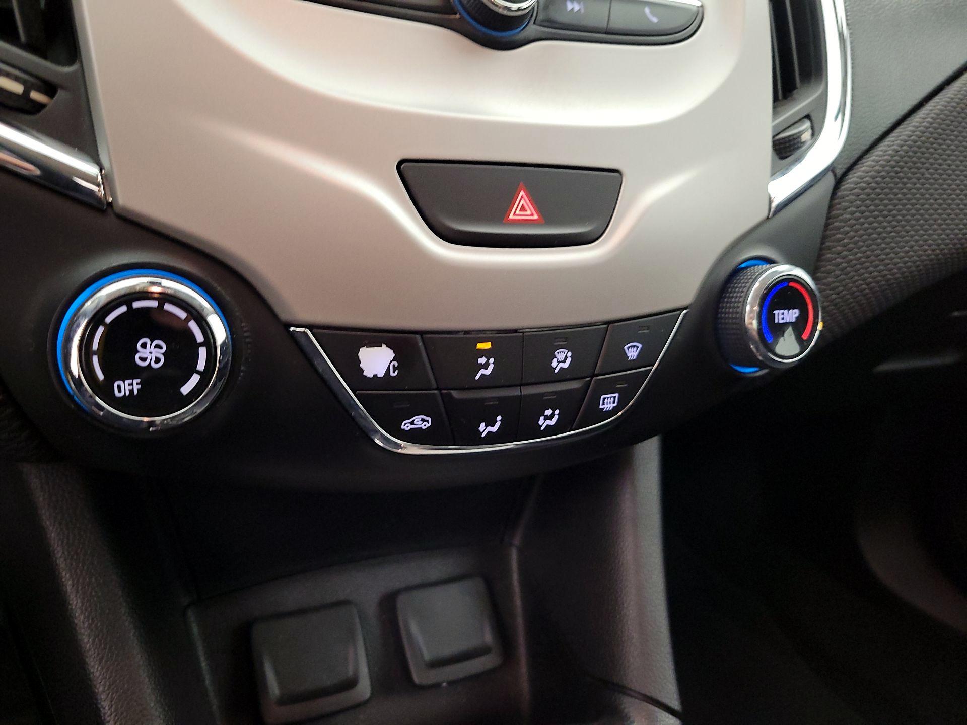 Thumbnail: 2017 Chevrolet Cruze - 16