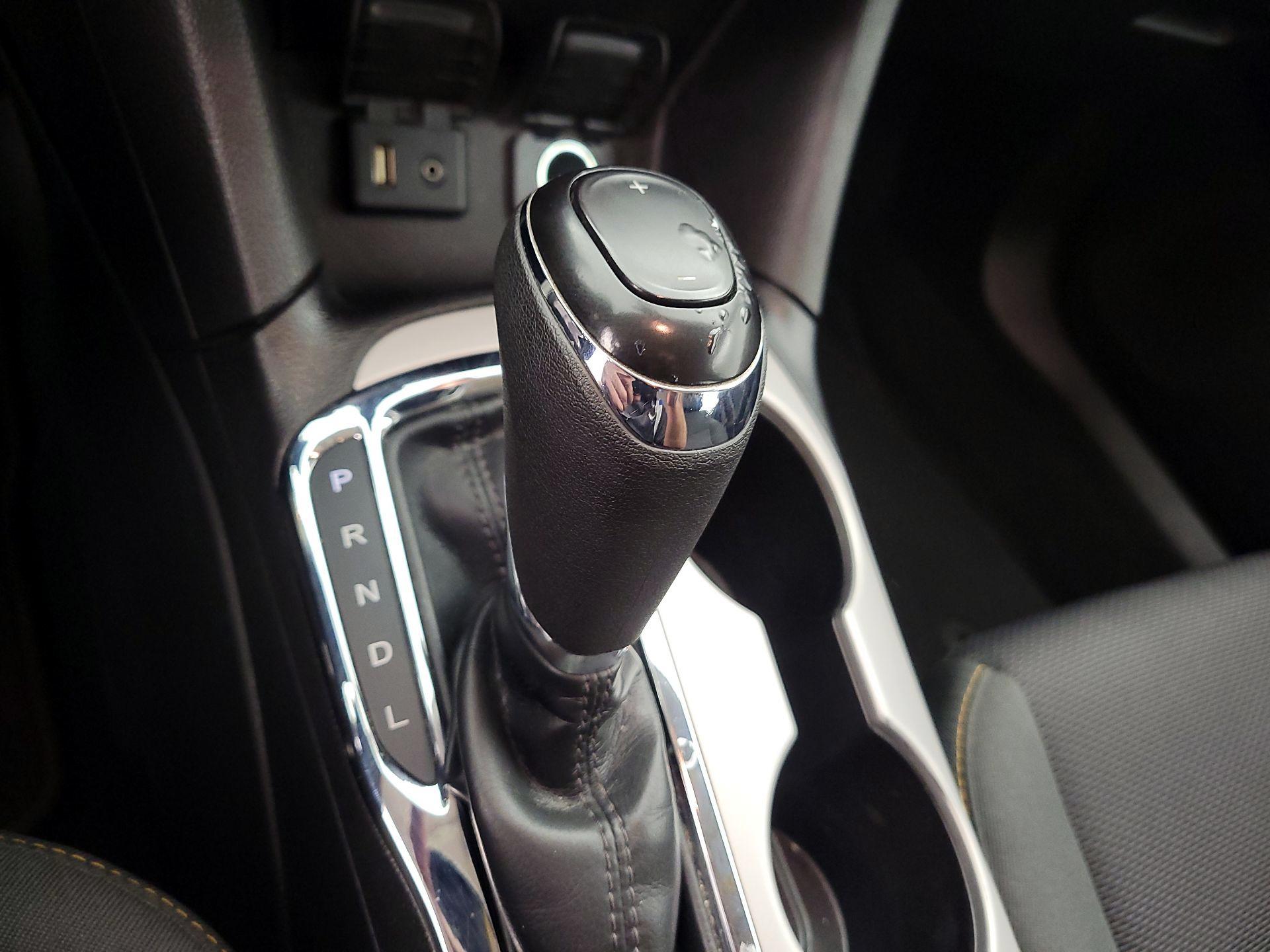 Thumbnail: 2017 Chevrolet Cruze - 17