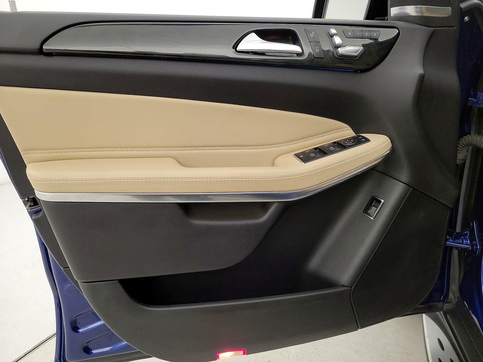 Thumbnail: 2017 Mercedes-Benz GLS - 12