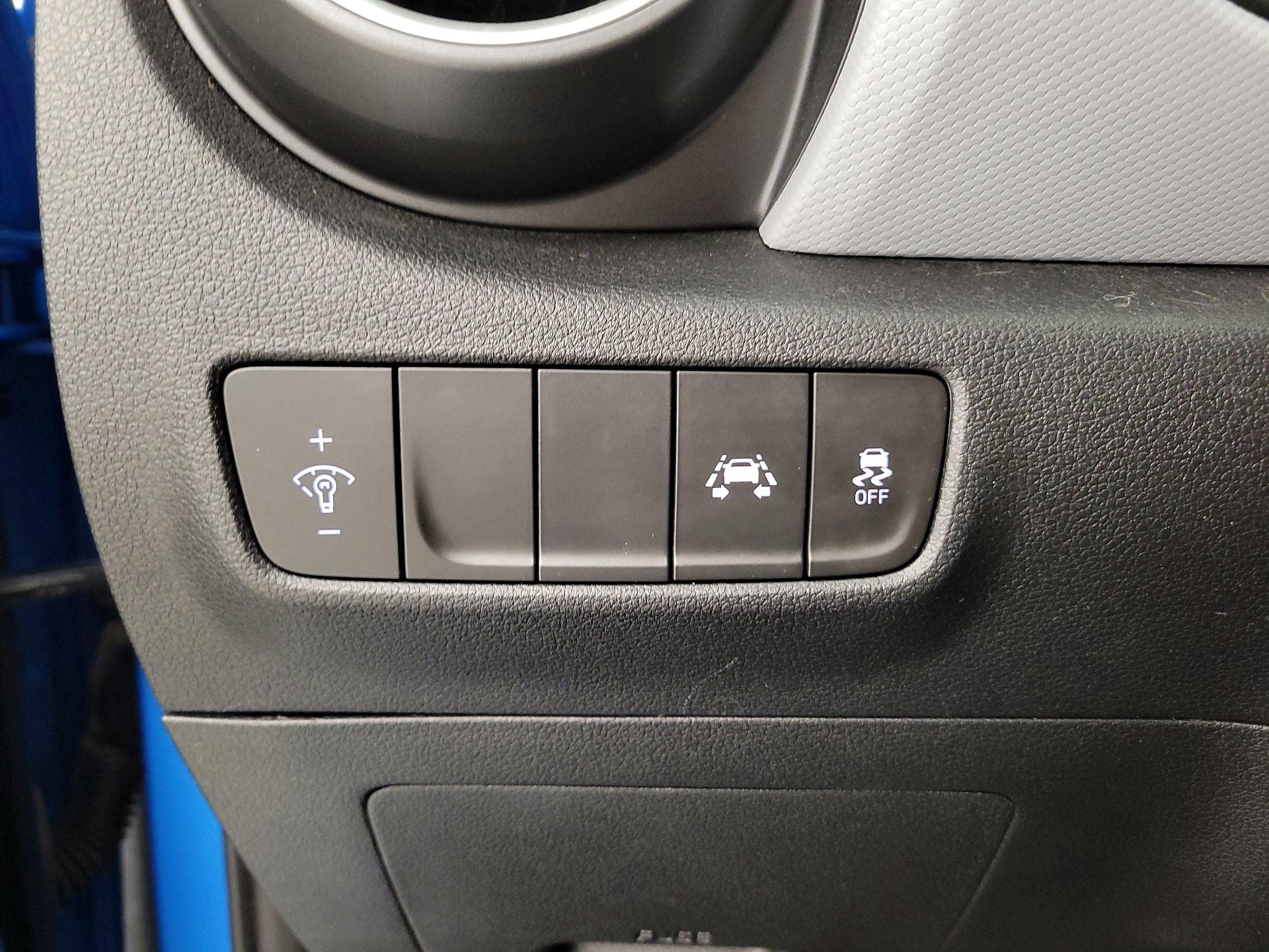 Thumbnail: 2020 Hyundai Kona - 13