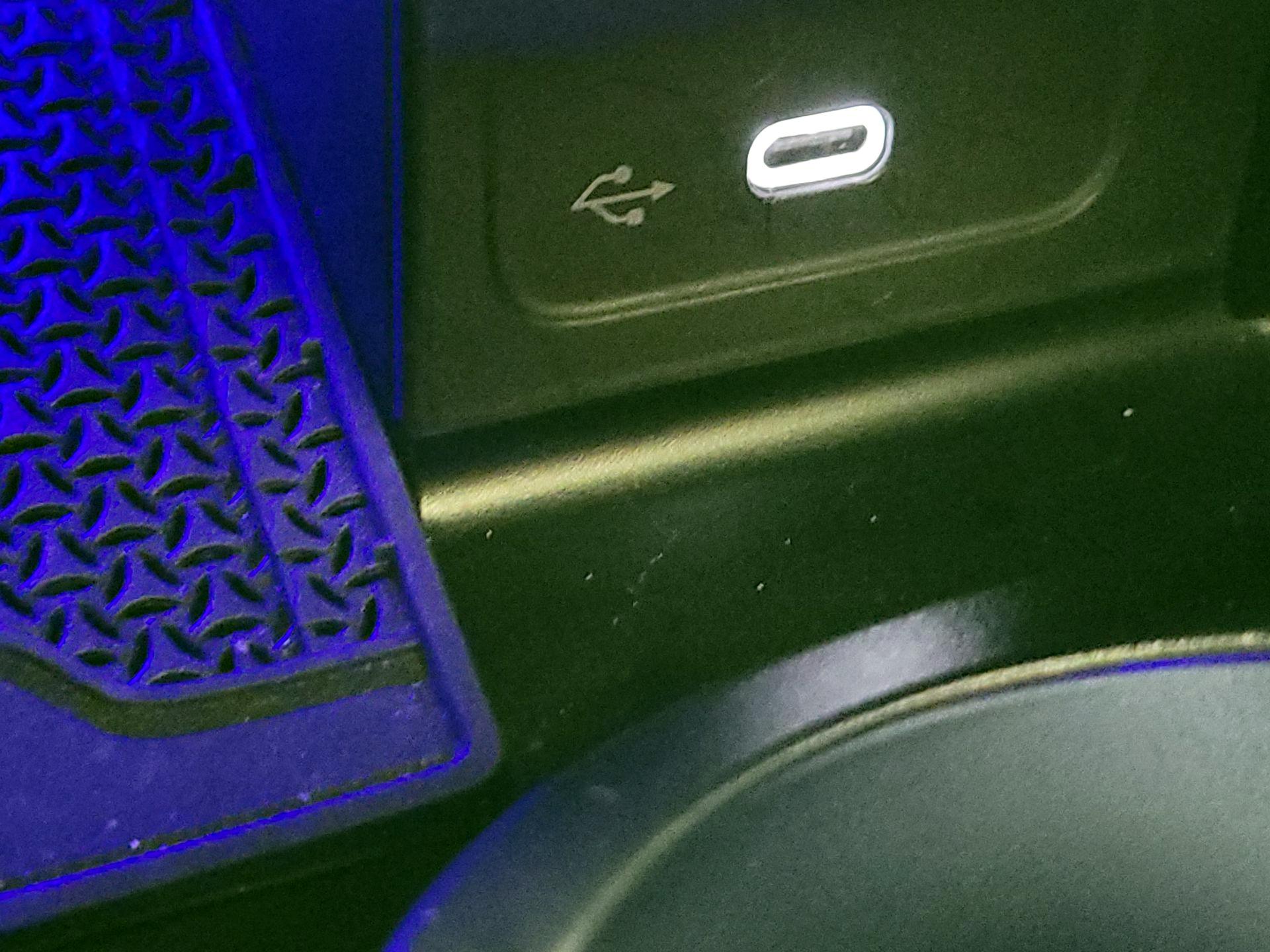 Thumbnail: 2023 Mercedes-Benz C-Class - 18