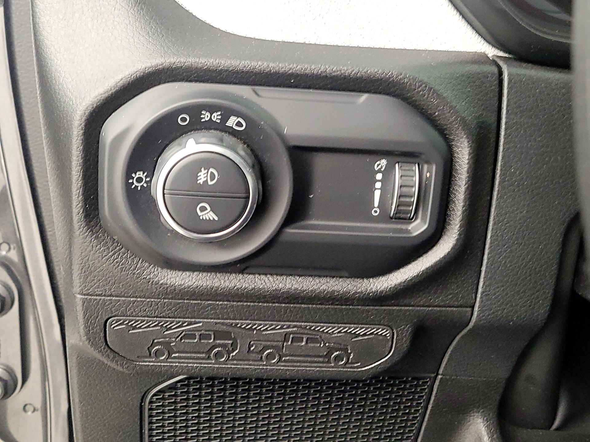 Thumbnail: 2025 Jeep Gladiator - 13