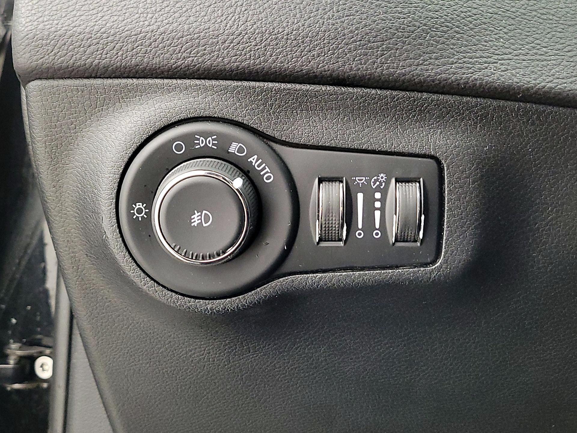 Thumbnail: 2018 Jeep Compass - 13