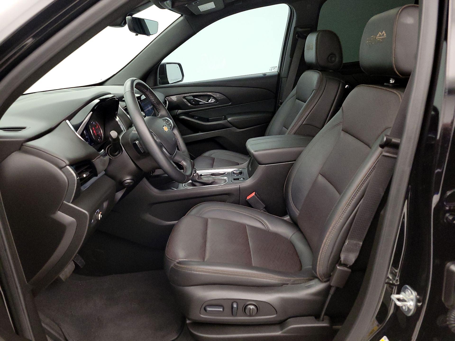 Thumbnail: 2023 Chevrolet Traverse - 11