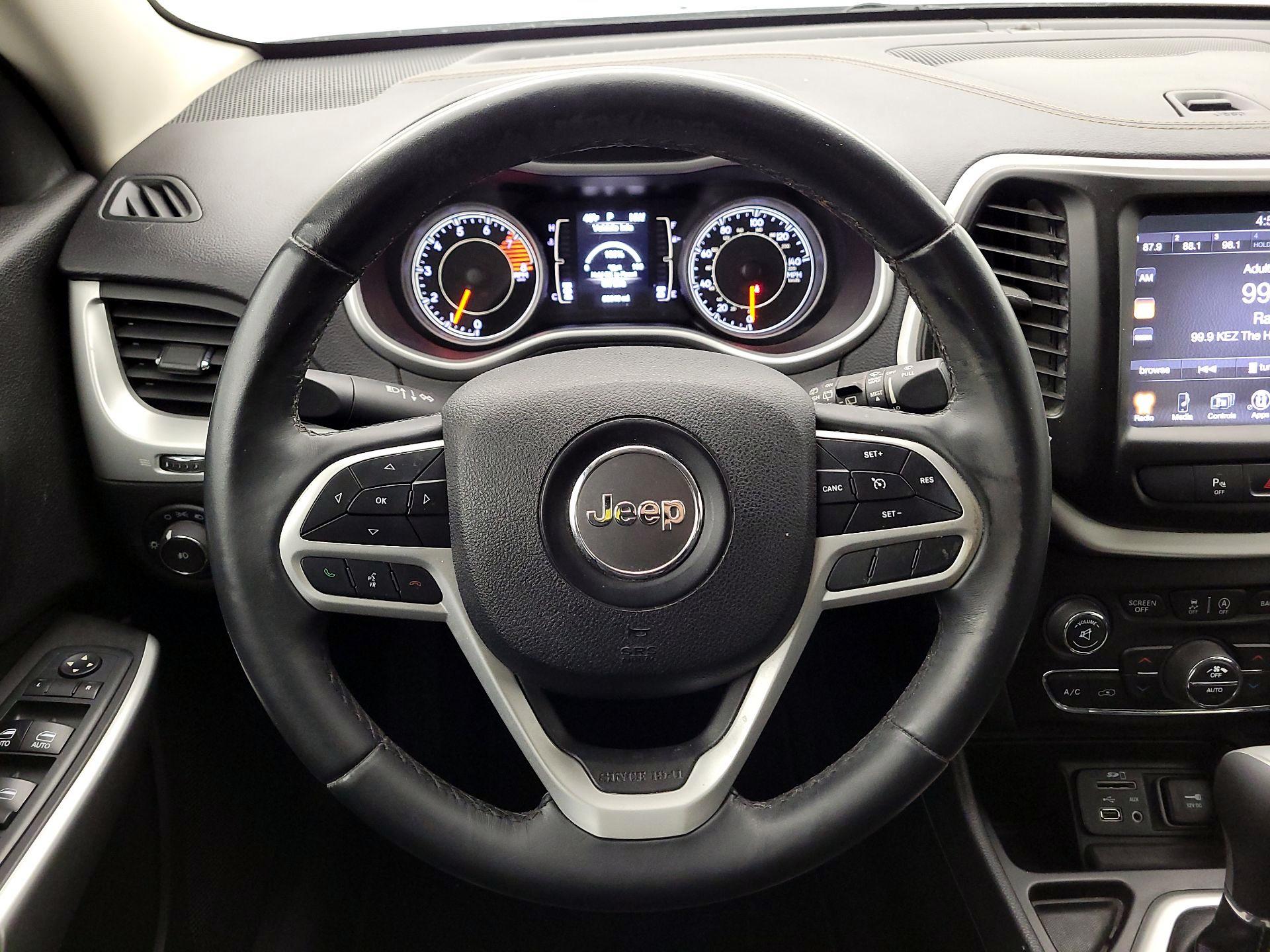 Thumbnail: 2018 Jeep Cherokee - 10