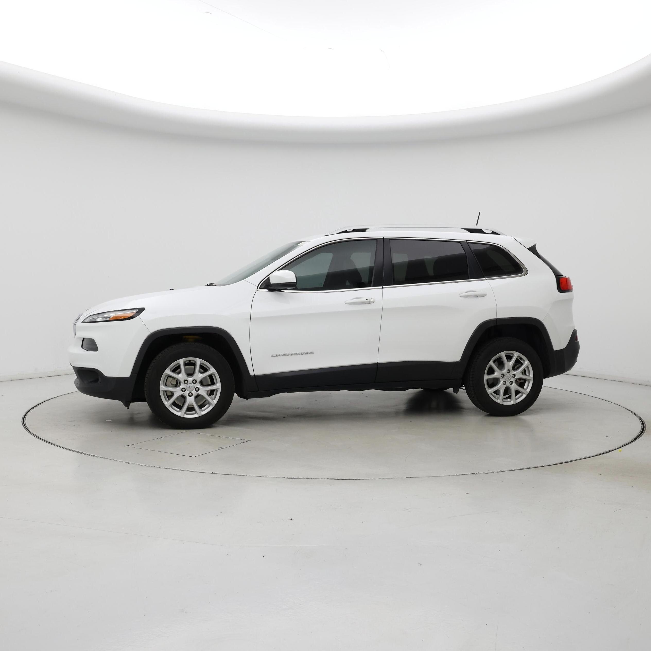 Thumbnail: 2018 Jeep Cherokee - 3