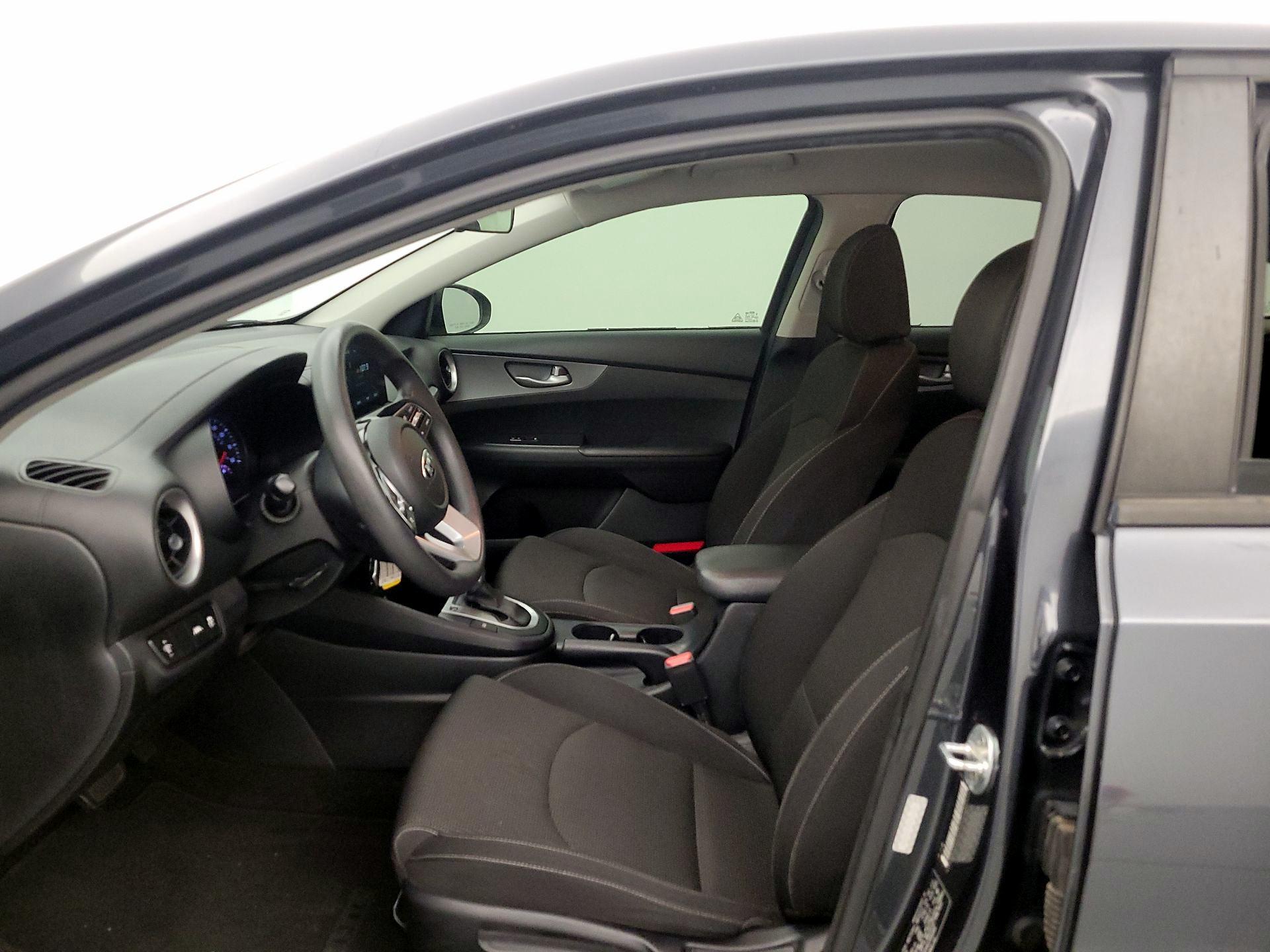 Thumbnail: 2019 Kia Forte - 11