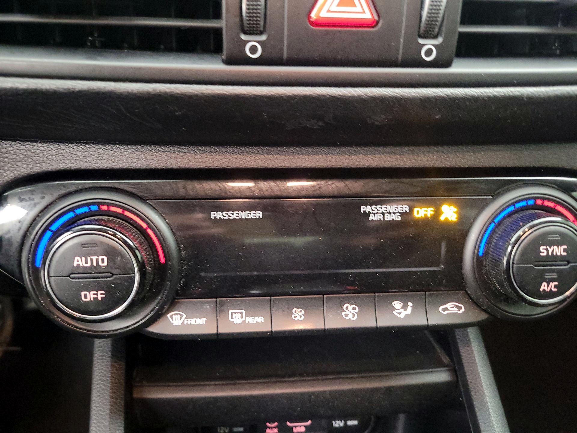 Thumbnail: 2019 Kia Forte - 16