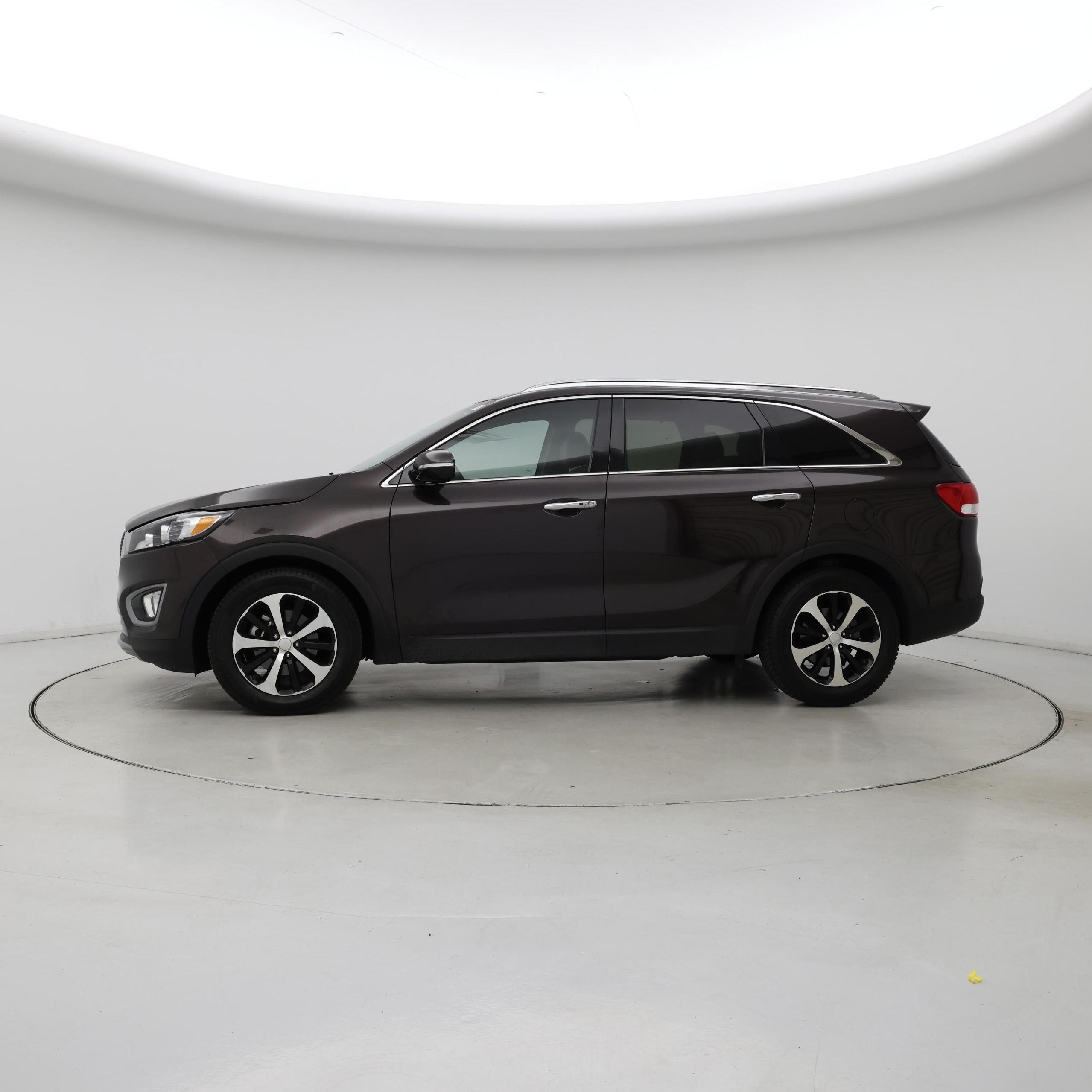 Thumbnail: 2016 Kia Sorento - 3