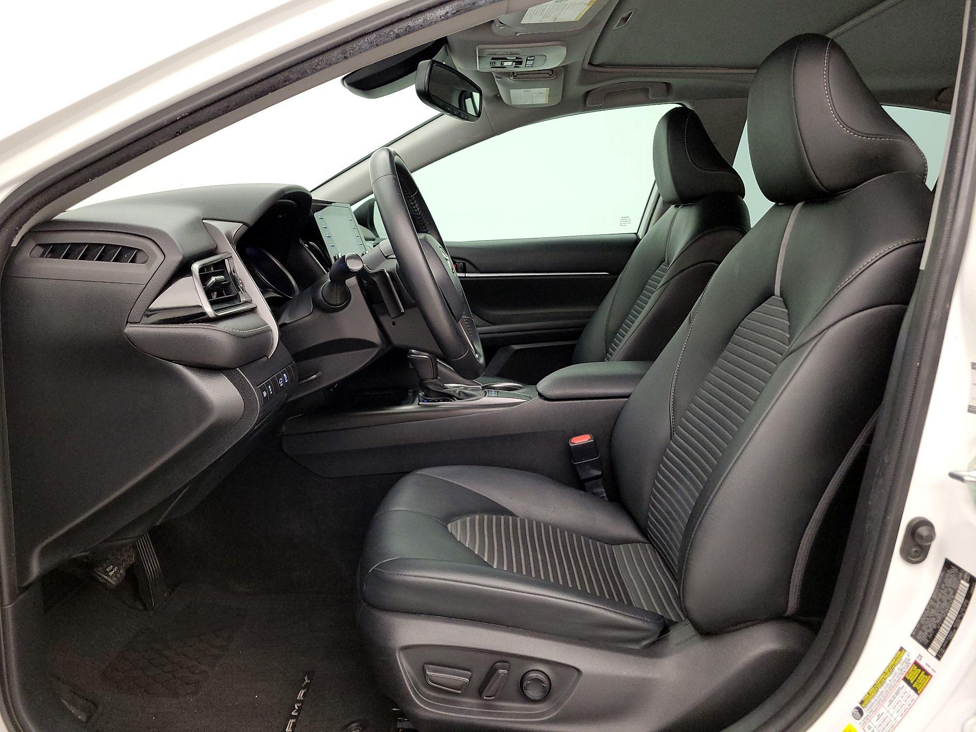 Thumbnail: 2022 Toyota Camry - 11