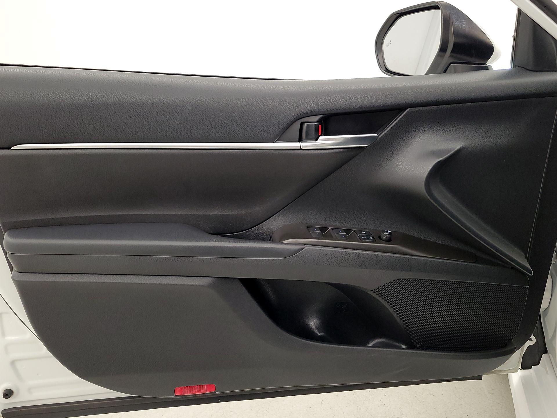 Thumbnail: 2022 Toyota Camry - 12