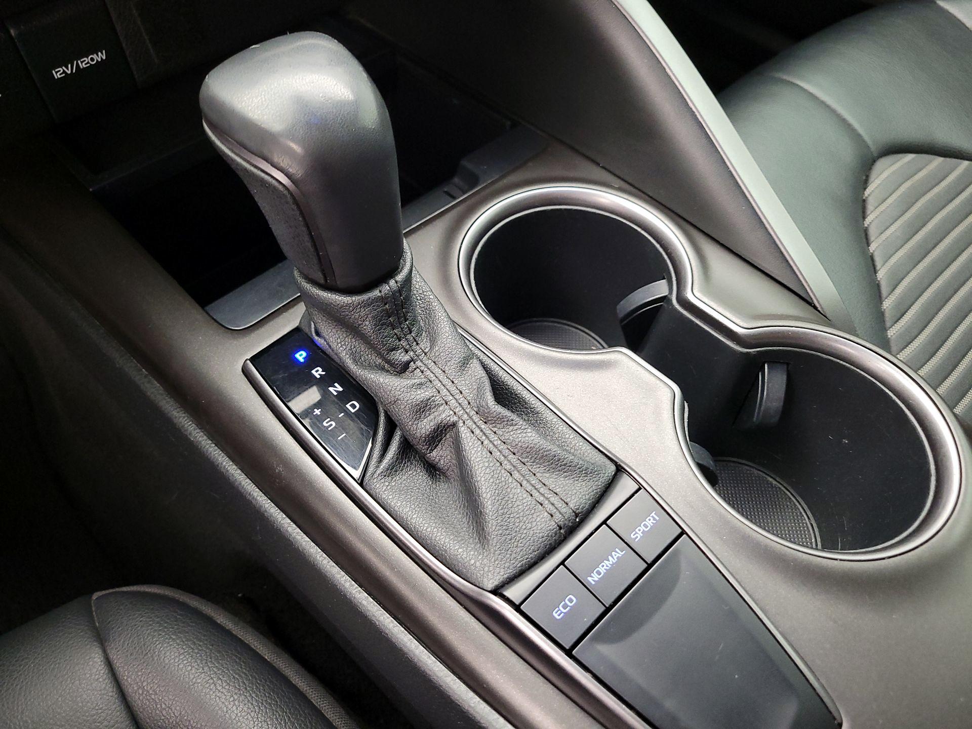 Thumbnail: 2022 Toyota Camry - 17