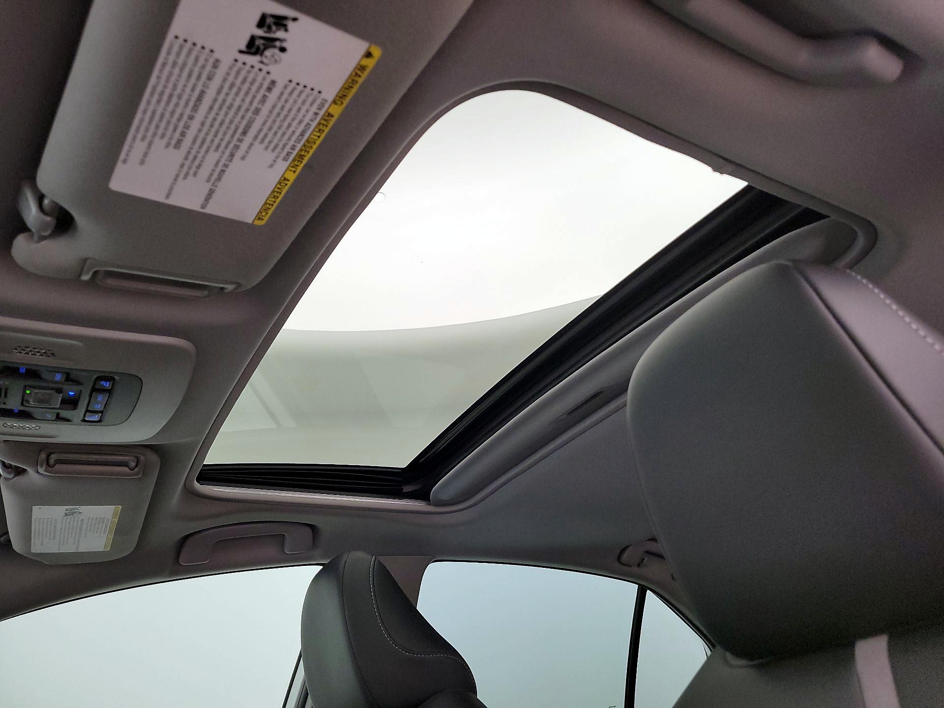 Thumbnail: 2022 Toyota Camry - 19