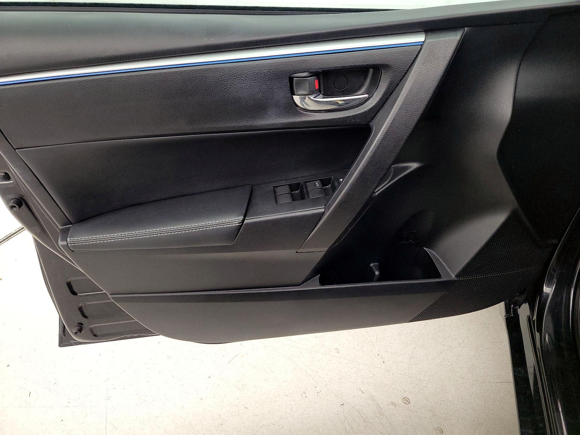 Thumbnail: 2016 Toyota Corolla - 12