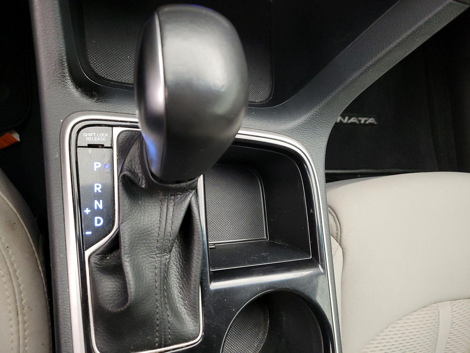 Thumbnail: 2018 Hyundai Sonata - 17