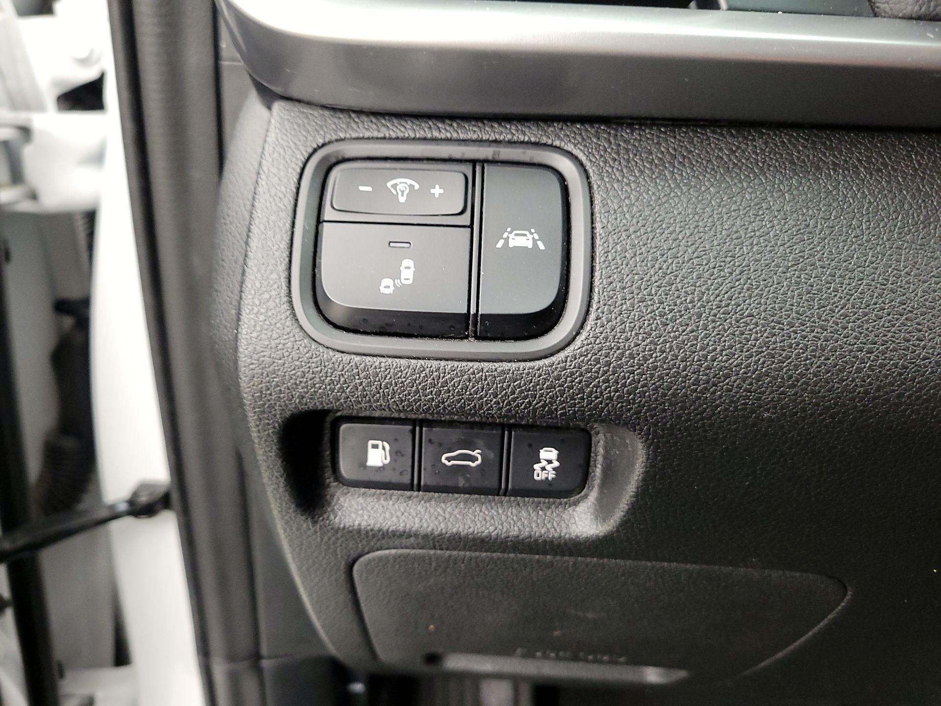 Thumbnail: 2019 Kia Optima - 13