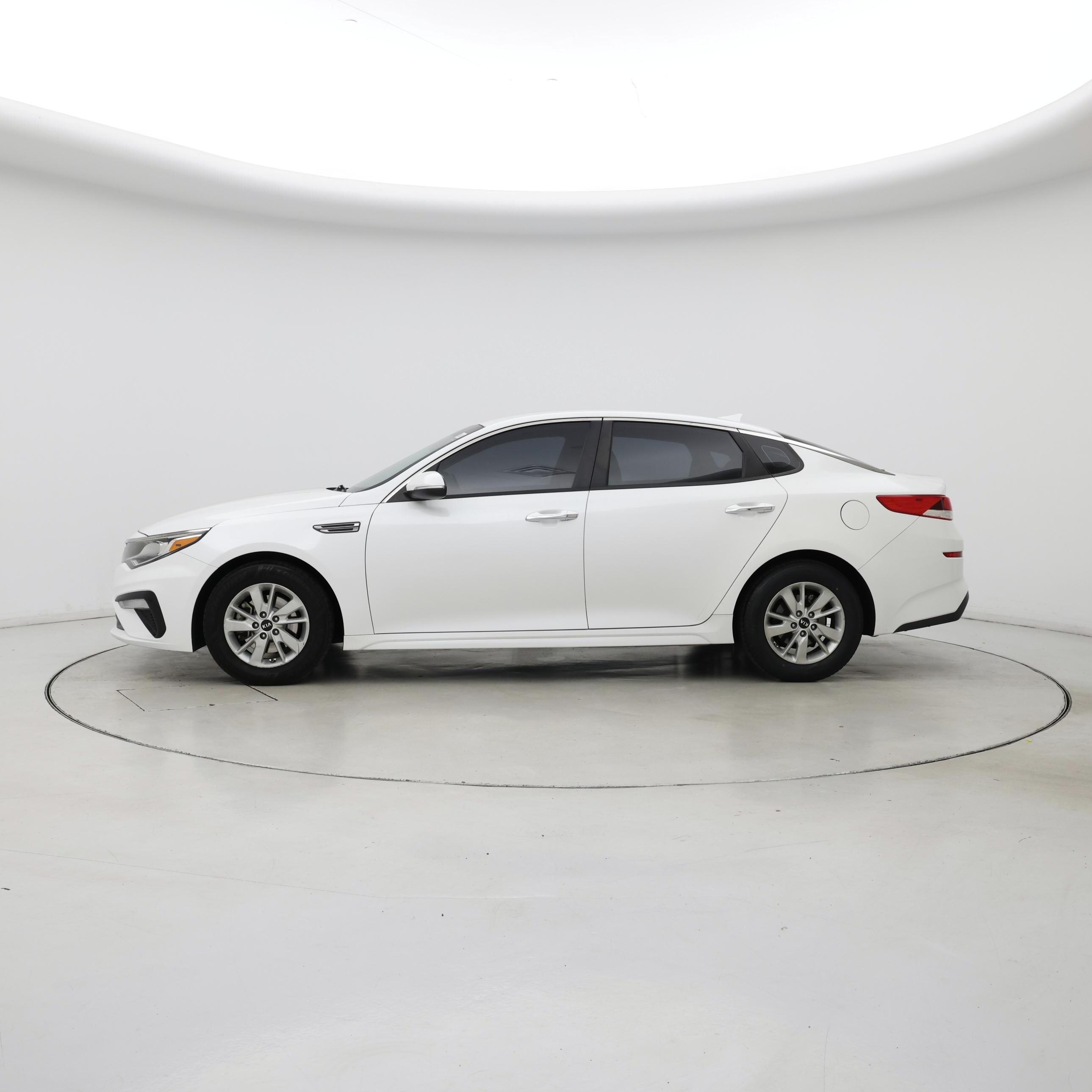 Thumbnail: 2019 Kia Optima - 3