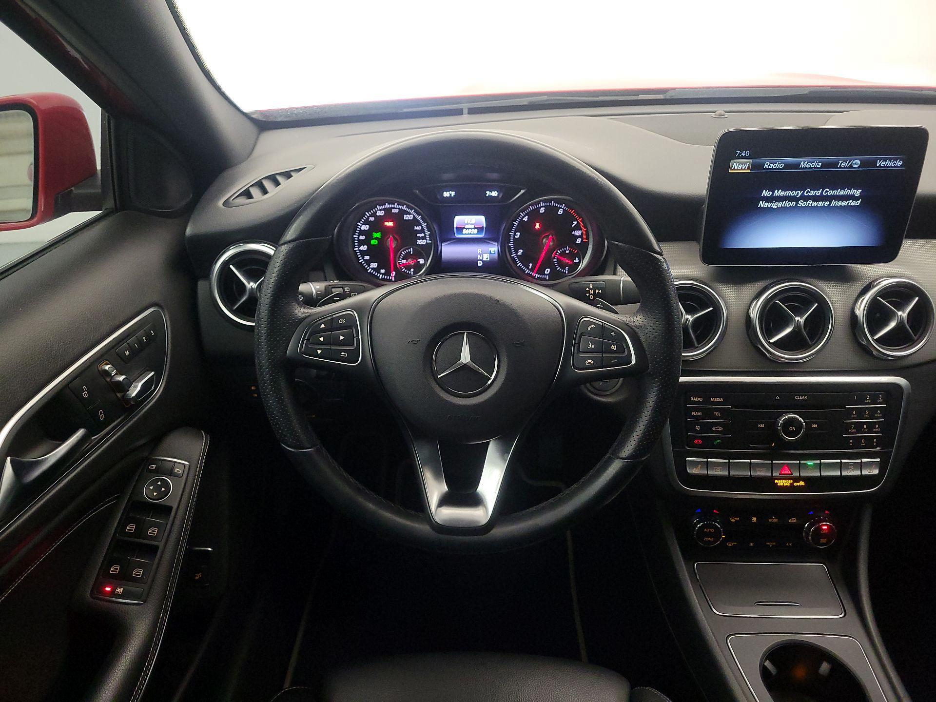 Thumbnail: 2020 Mercedes-Benz GLA - 10