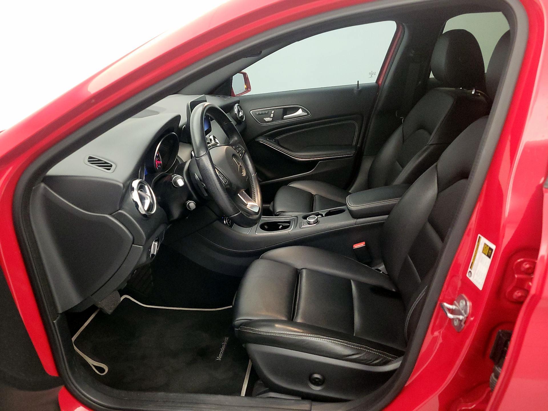 Thumbnail: 2020 Mercedes-Benz GLA - 11