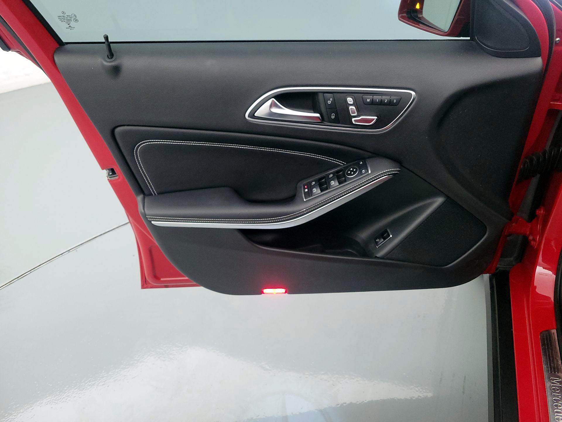 Thumbnail: 2020 Mercedes-Benz GLA - 12