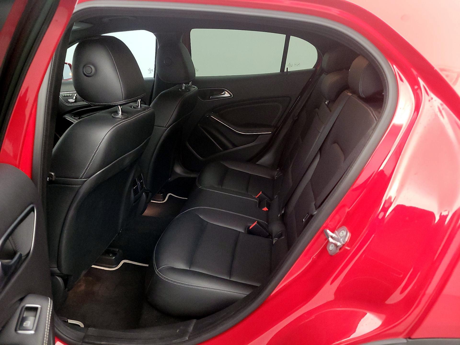 Thumbnail: 2020 Mercedes-Benz GLA - 18