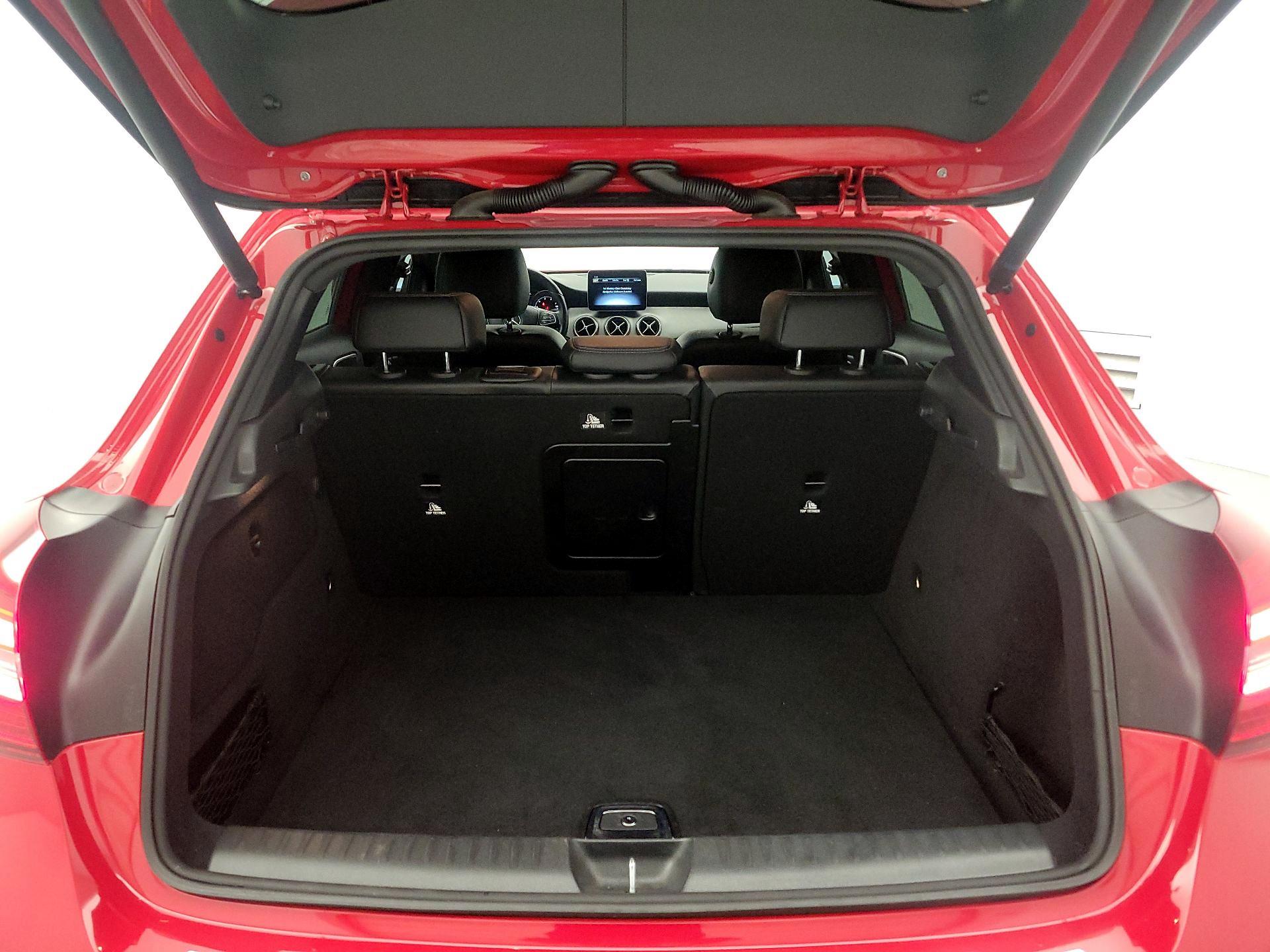 Thumbnail: 2020 Mercedes-Benz GLA - 19