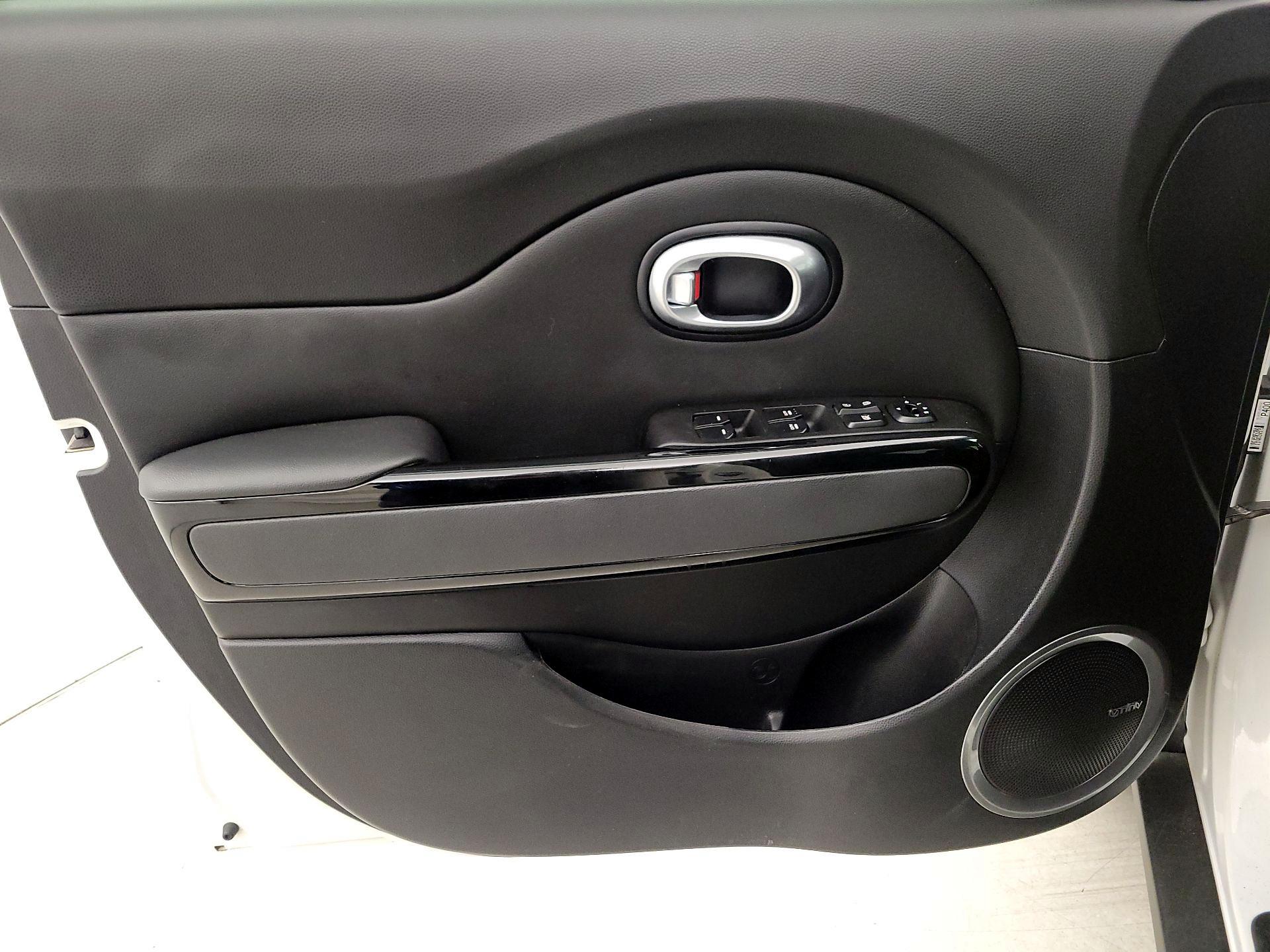 Thumbnail: 2016 Kia Soul - 12