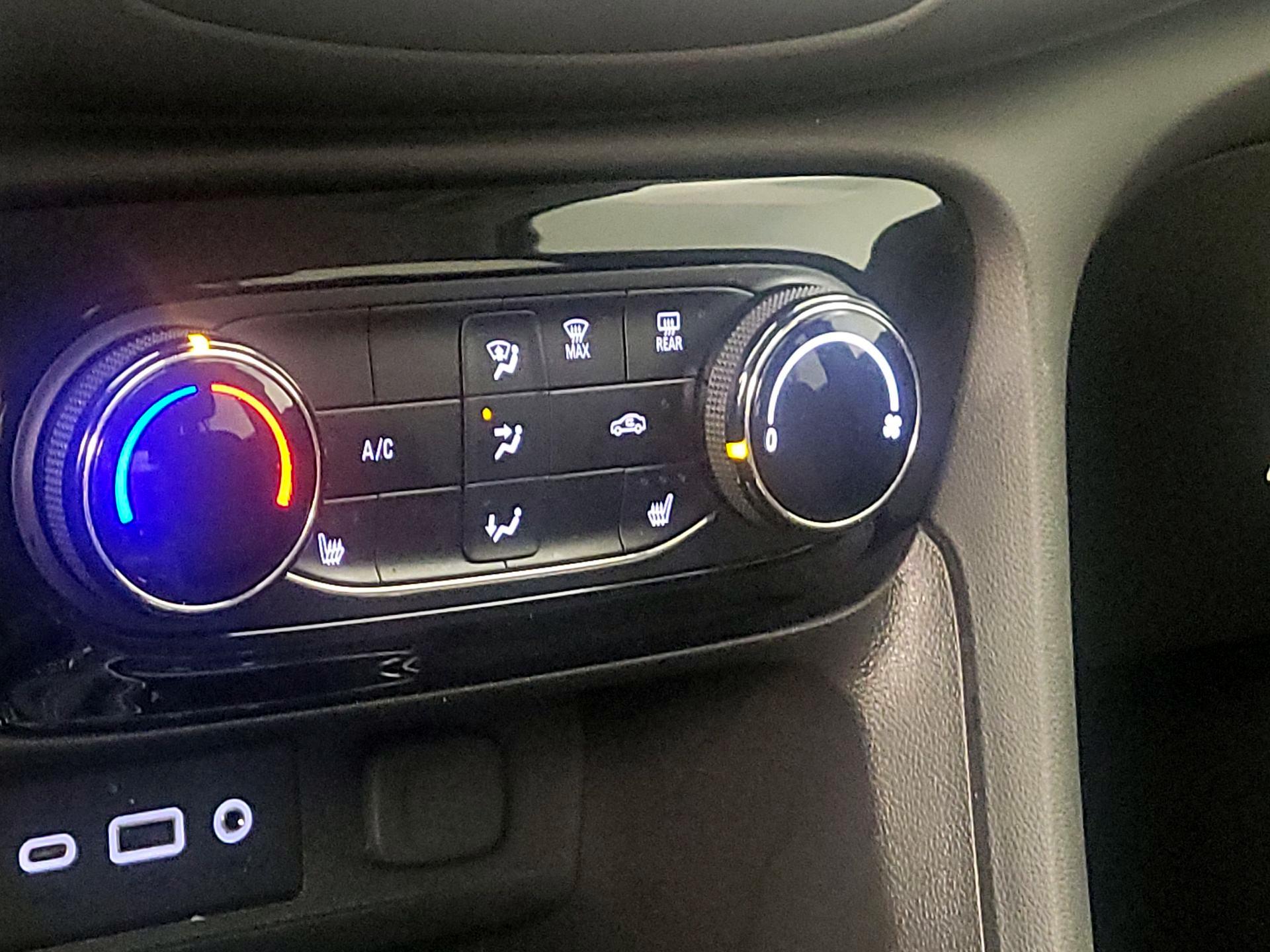 Thumbnail: 2022 Buick Encore GX - 16