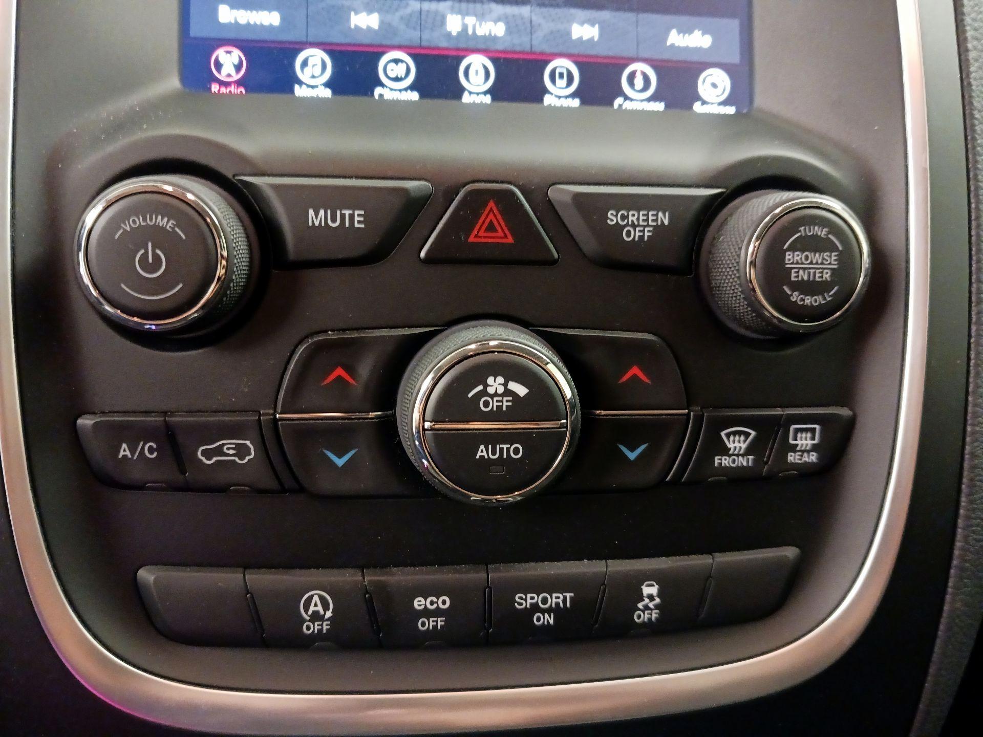 Thumbnail: 2020 Dodge Durango - 17