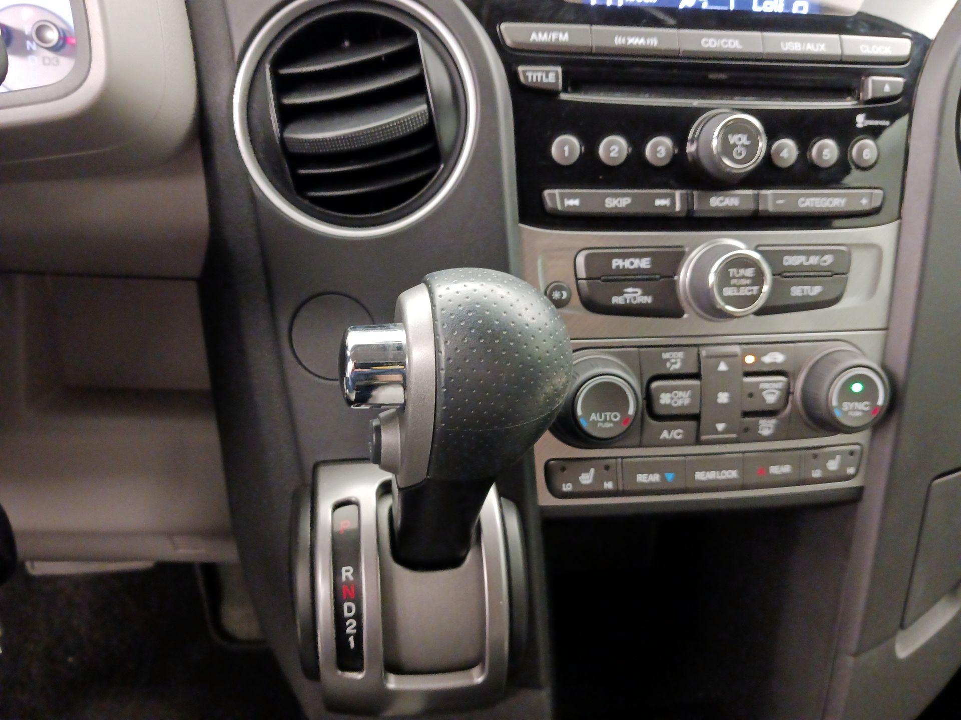 Thumbnail: 2015 Honda Pilot - 17