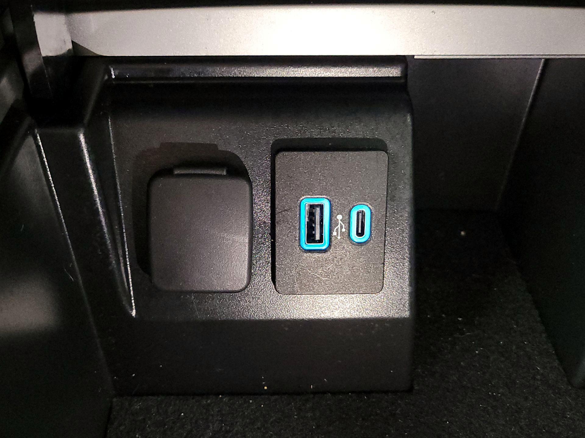 Thumbnail: 2023 Ford Explorer - 19