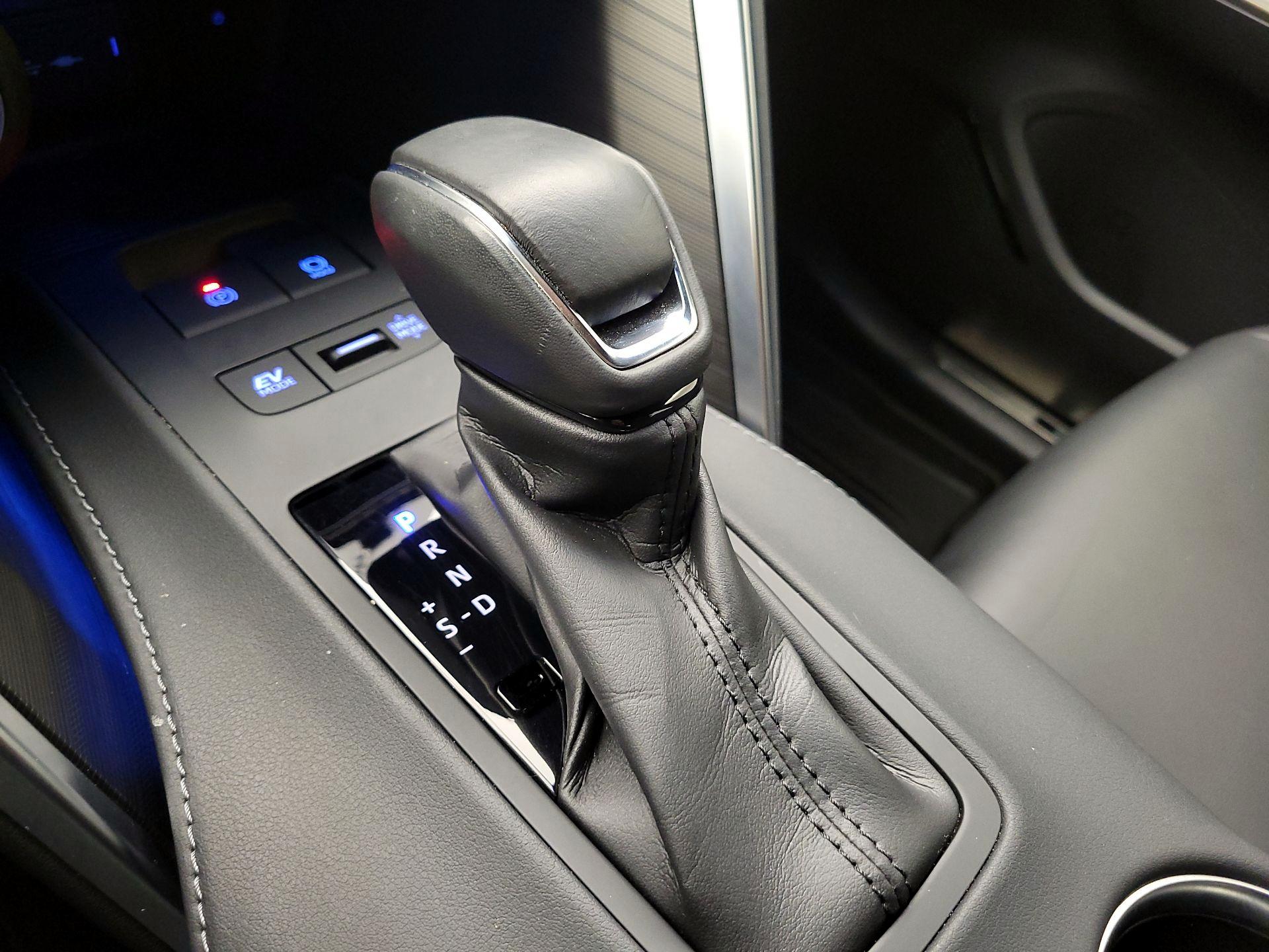 Thumbnail: 2022 Toyota Venza - 17