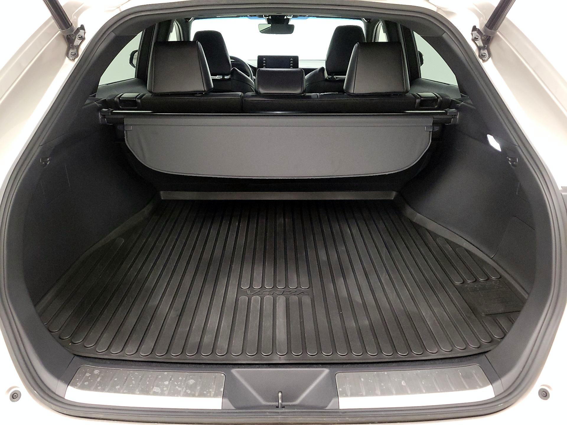 Thumbnail: 2022 Toyota Venza - 20