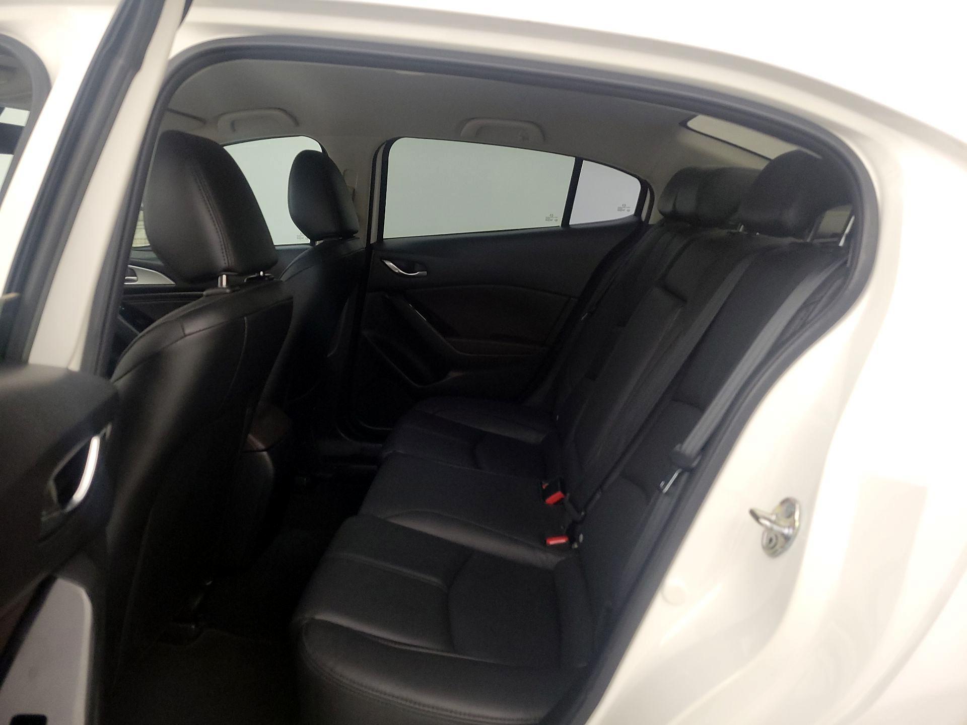 Thumbnail: 2018 Mazda Mazda3 - 19